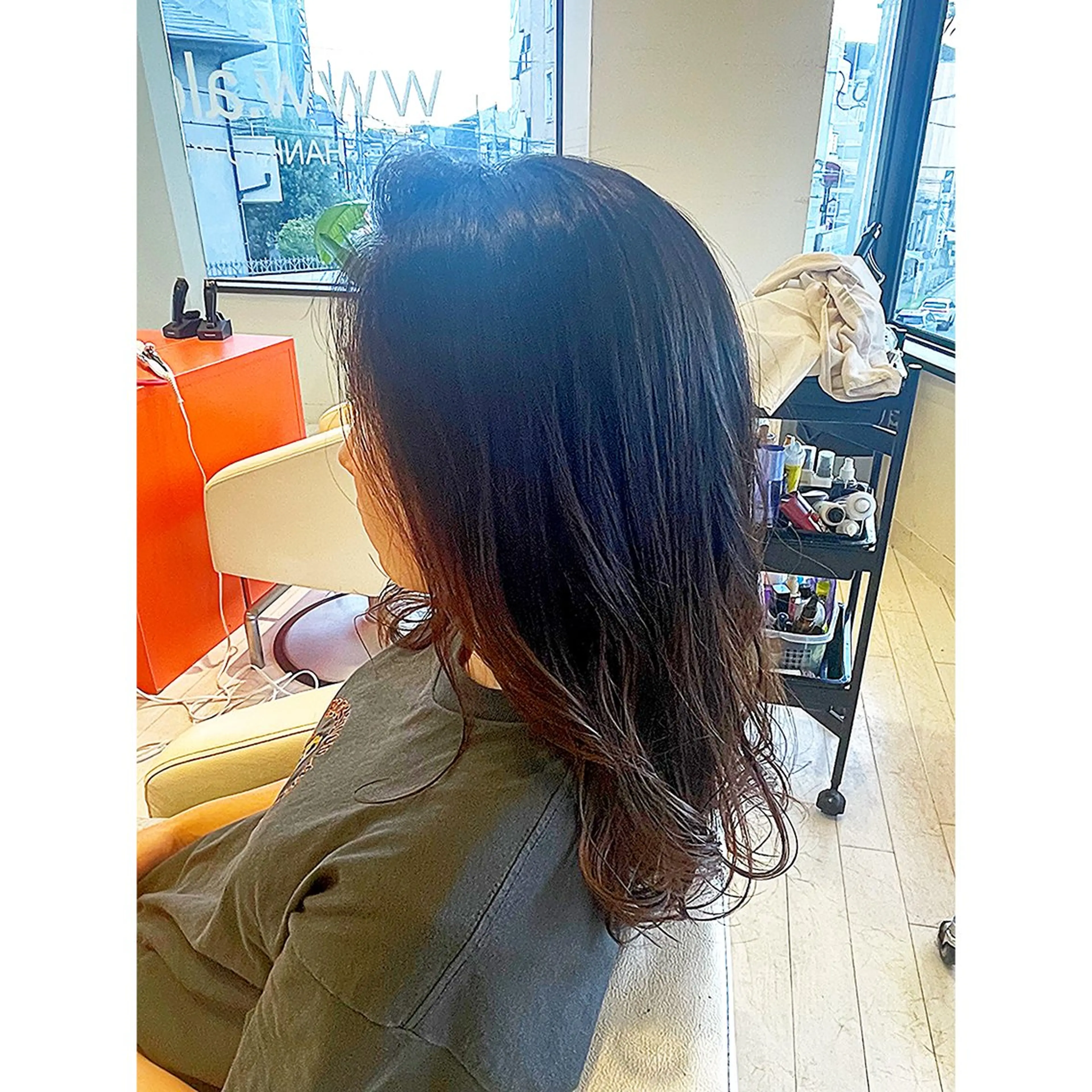 ロング 前さこ 結衣のヘアスタイル