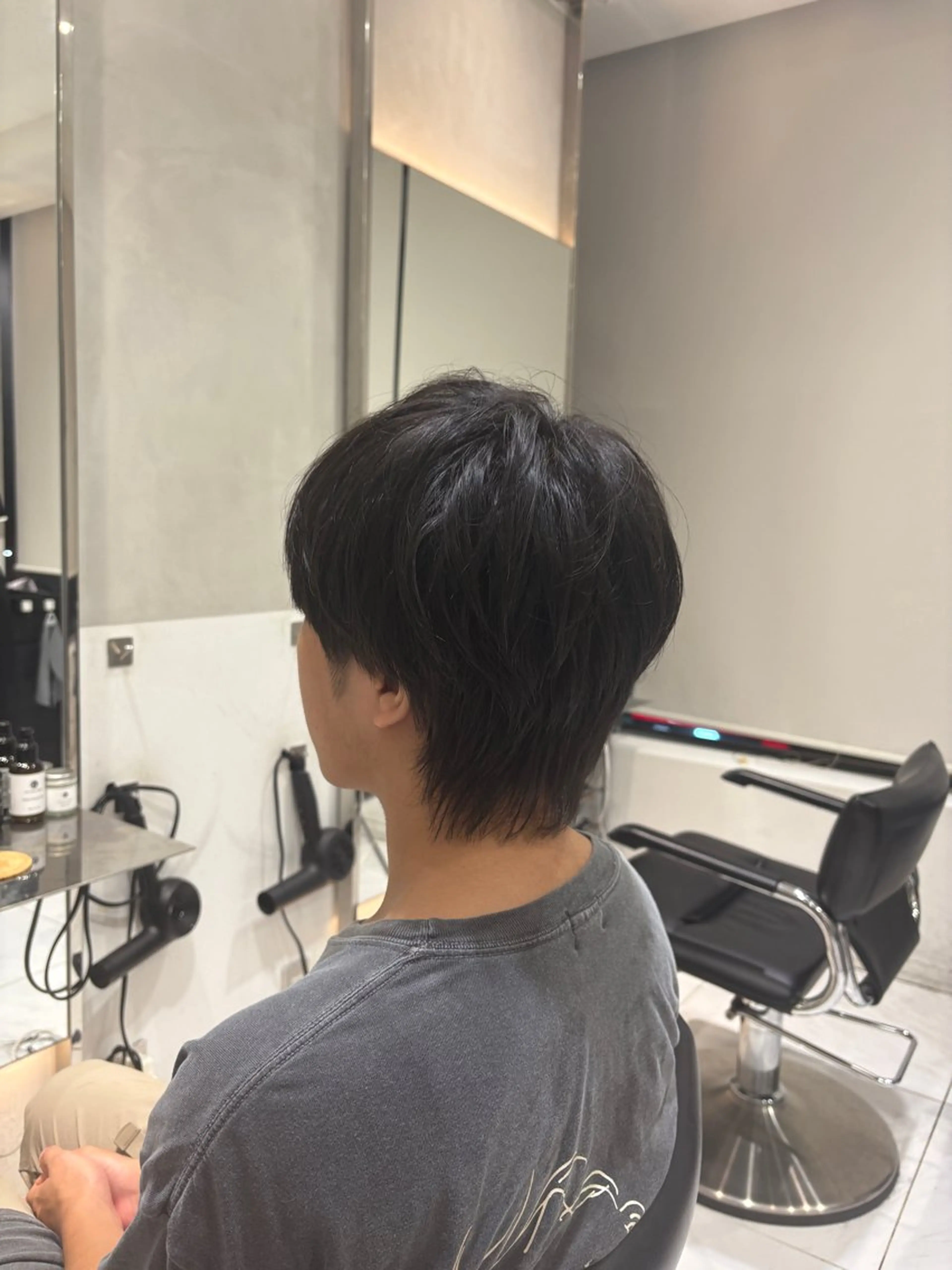 ショート メンズ ⠀アヤラ 🩶レイヤーカットのヘアスタイル