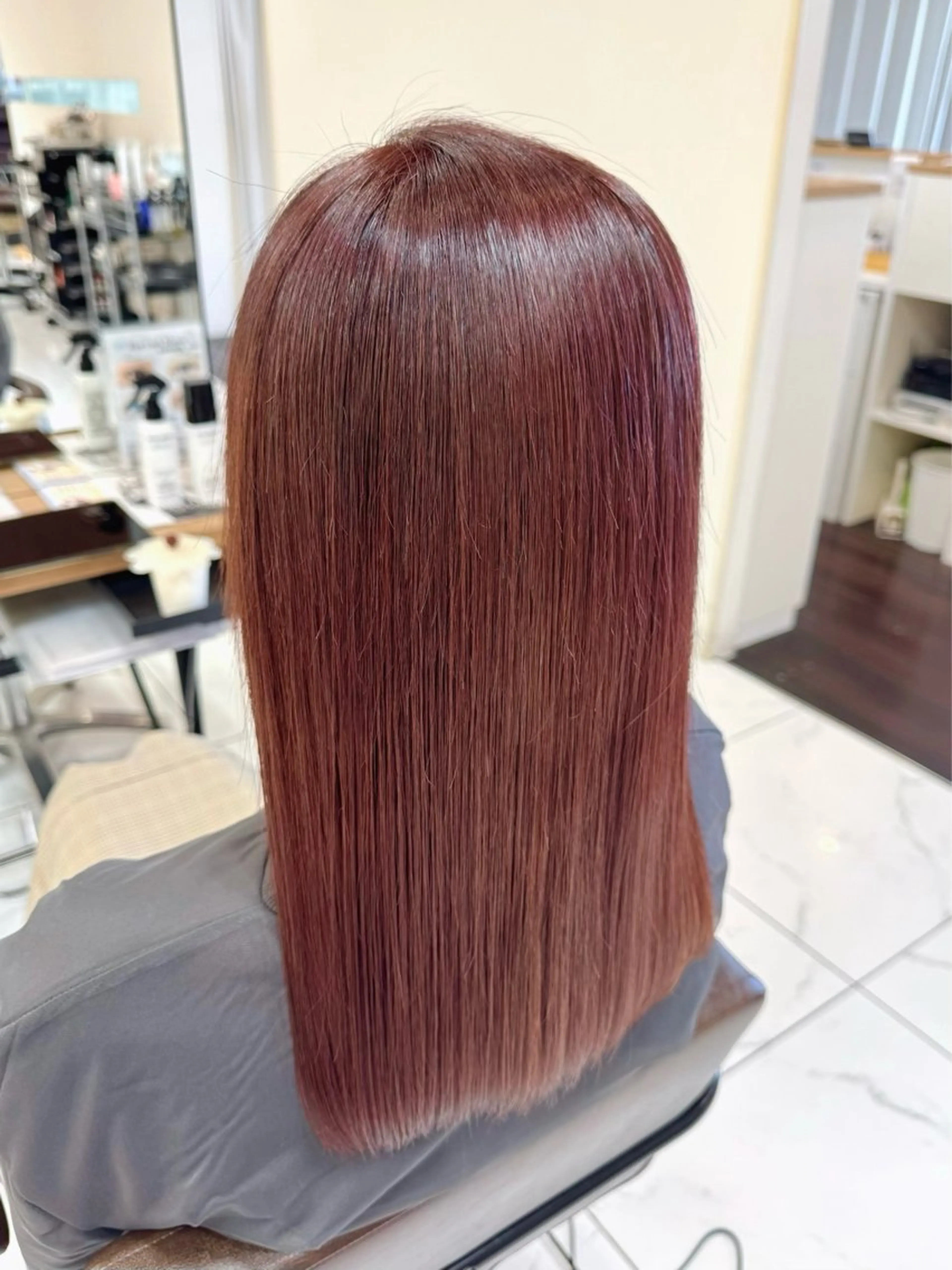 カラー 八木 菜美のヘアスタイル