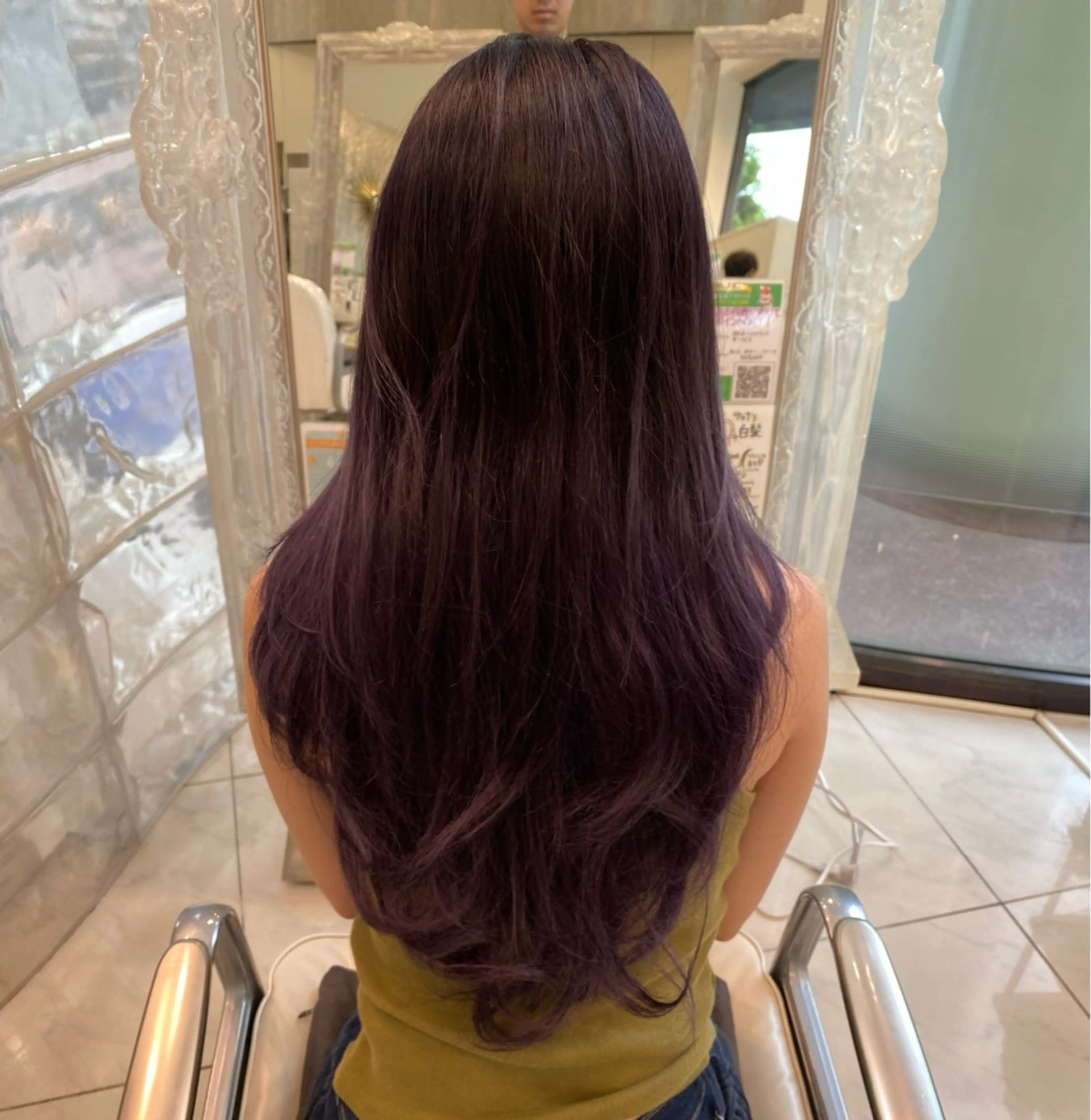 カラー 磯谷 怜寿のヘアスタイル