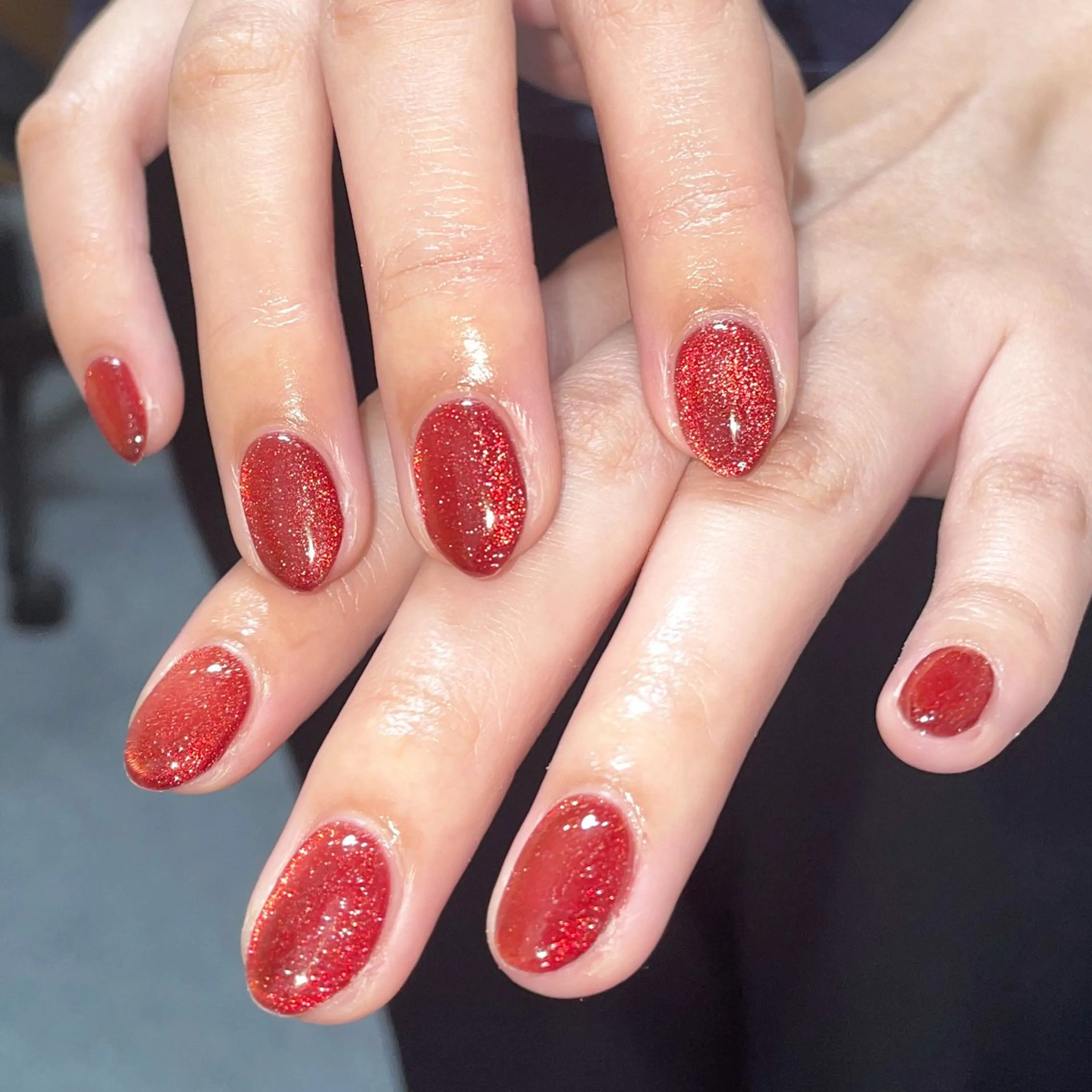 ネイル 氷ネイル・うるうるネイル キラキラネイル マグネットネイル オレンジ 赤色 ハンドネイル ハンドケア 🎀NAIL🎀 AI🪄︎︎◝✩のネイルデザイン