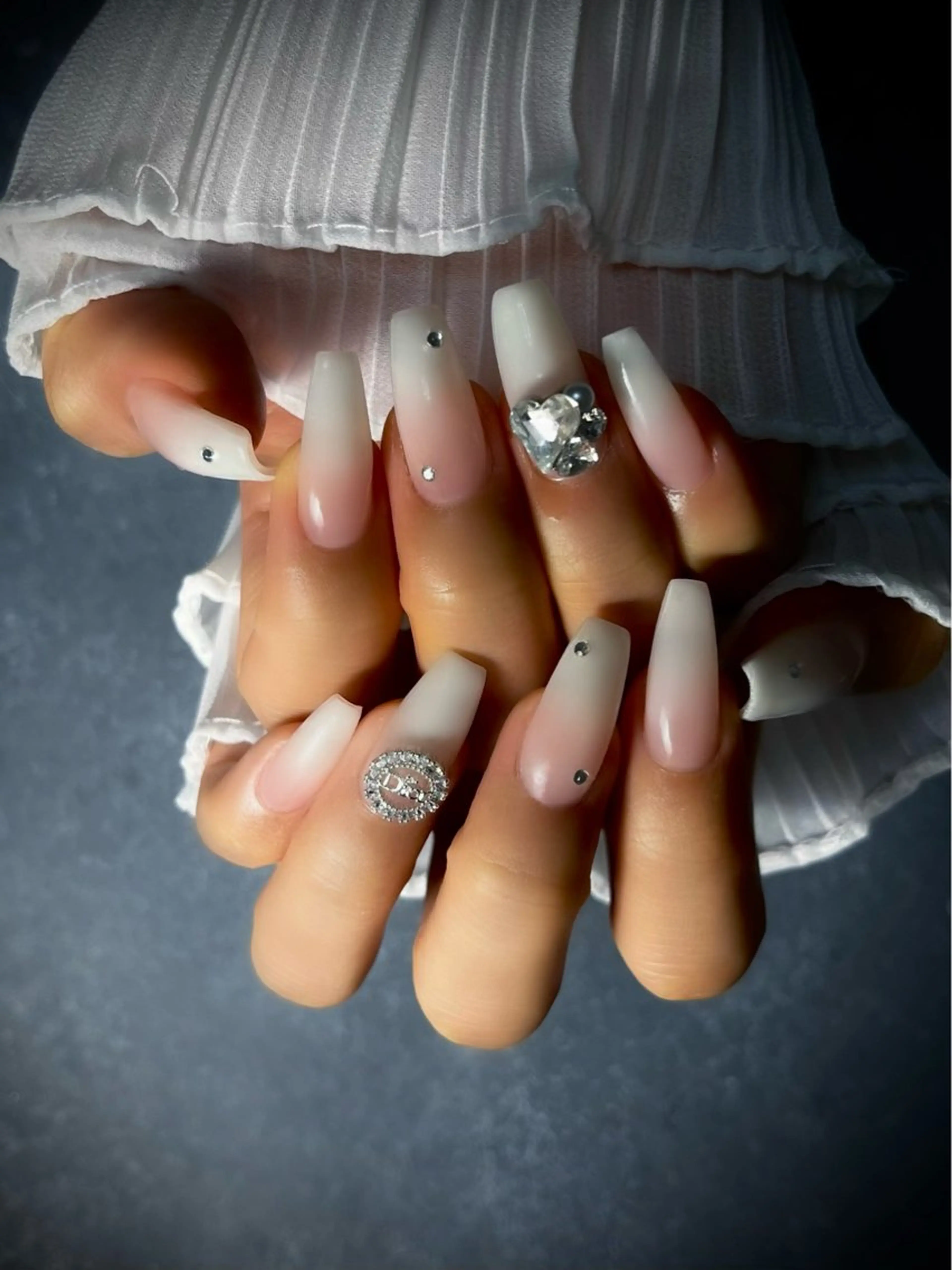 ネイル キラキラネイル マグネットネイル ワンカラーネイル スカルプネイル ワンホンネイル nine.🦋 YUKOのネイルデザイン