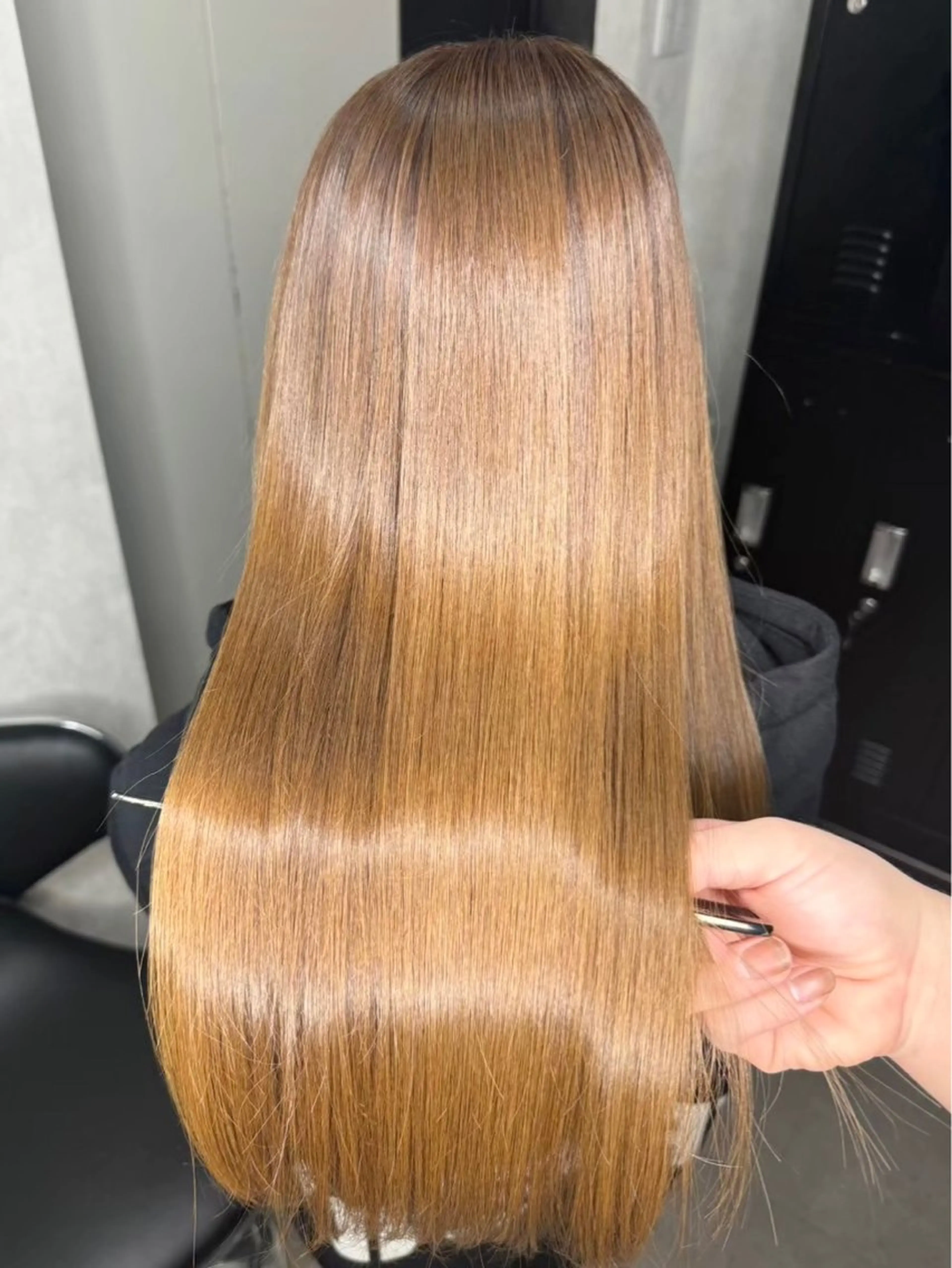 ロング ハイトーン/レイヤー カット岩田健斗/新宿のヘアスタイル