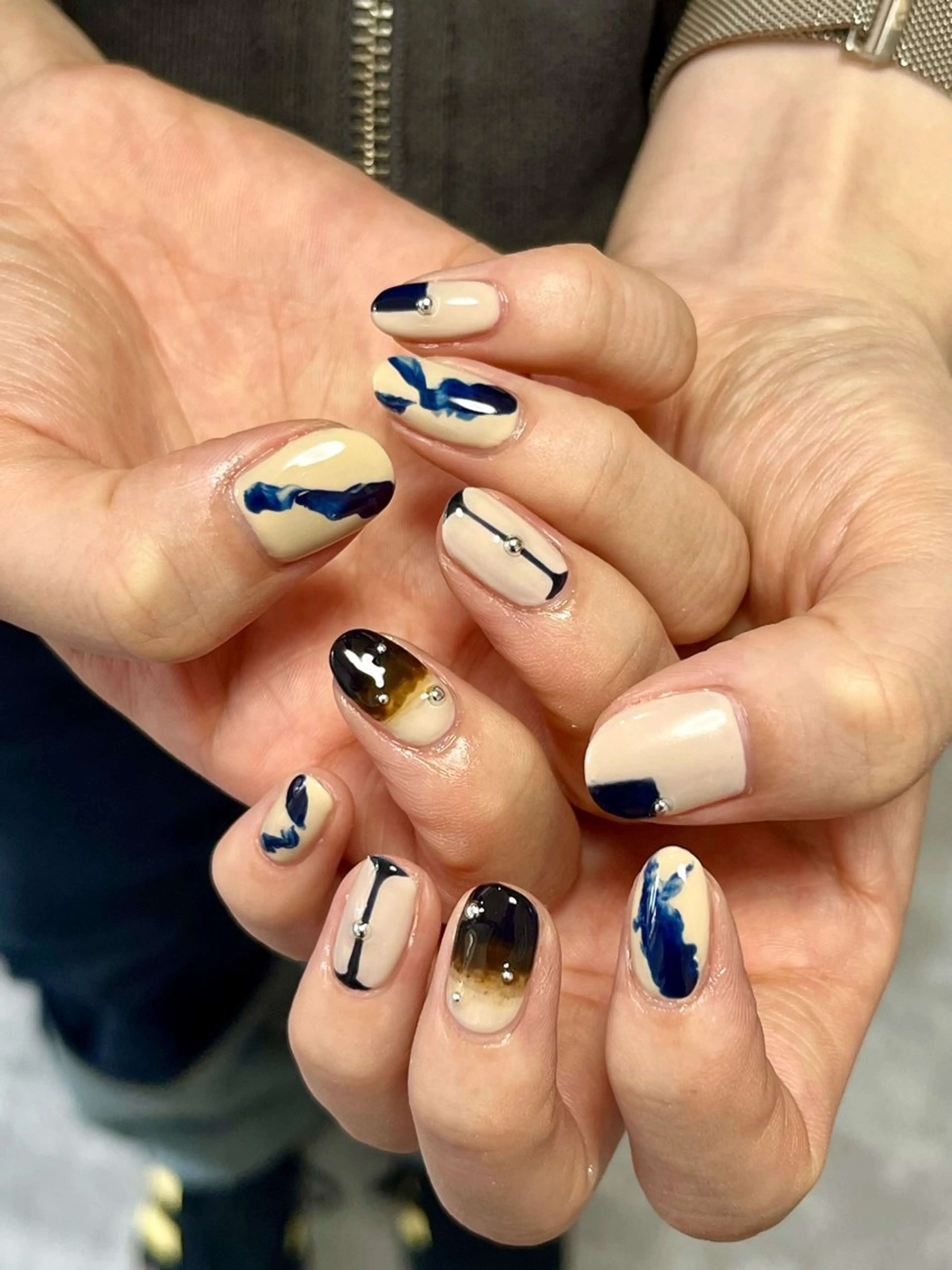 ネイル アートネイル ブラウン ネイビー ニュアンスネイル ハンドネイル NailByua 武蔵新城徒歩4分のネイルデザイン