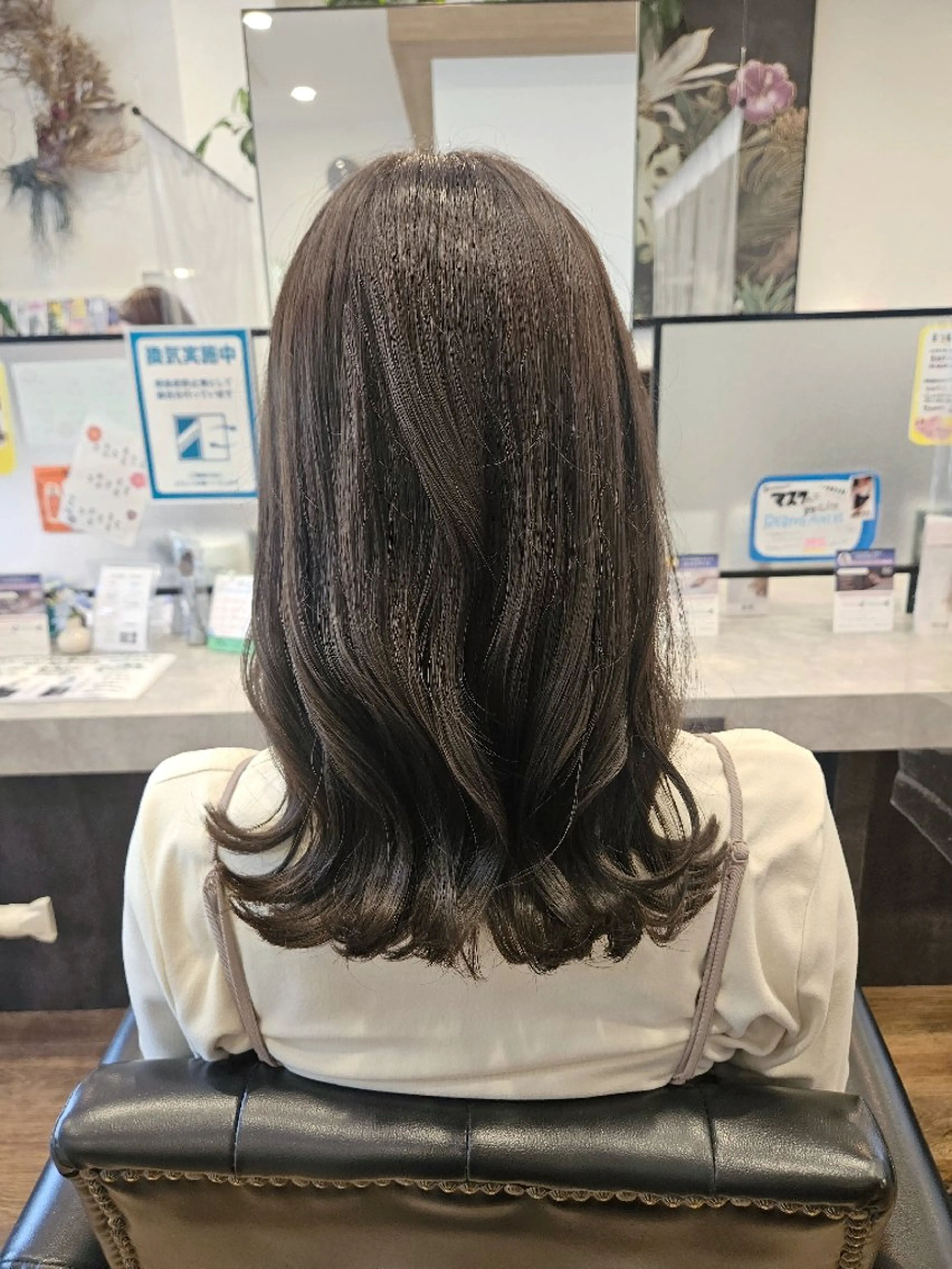 セミロング カラー カット ヘアカラー トリートメント 関口 友菜のヘアスタイル