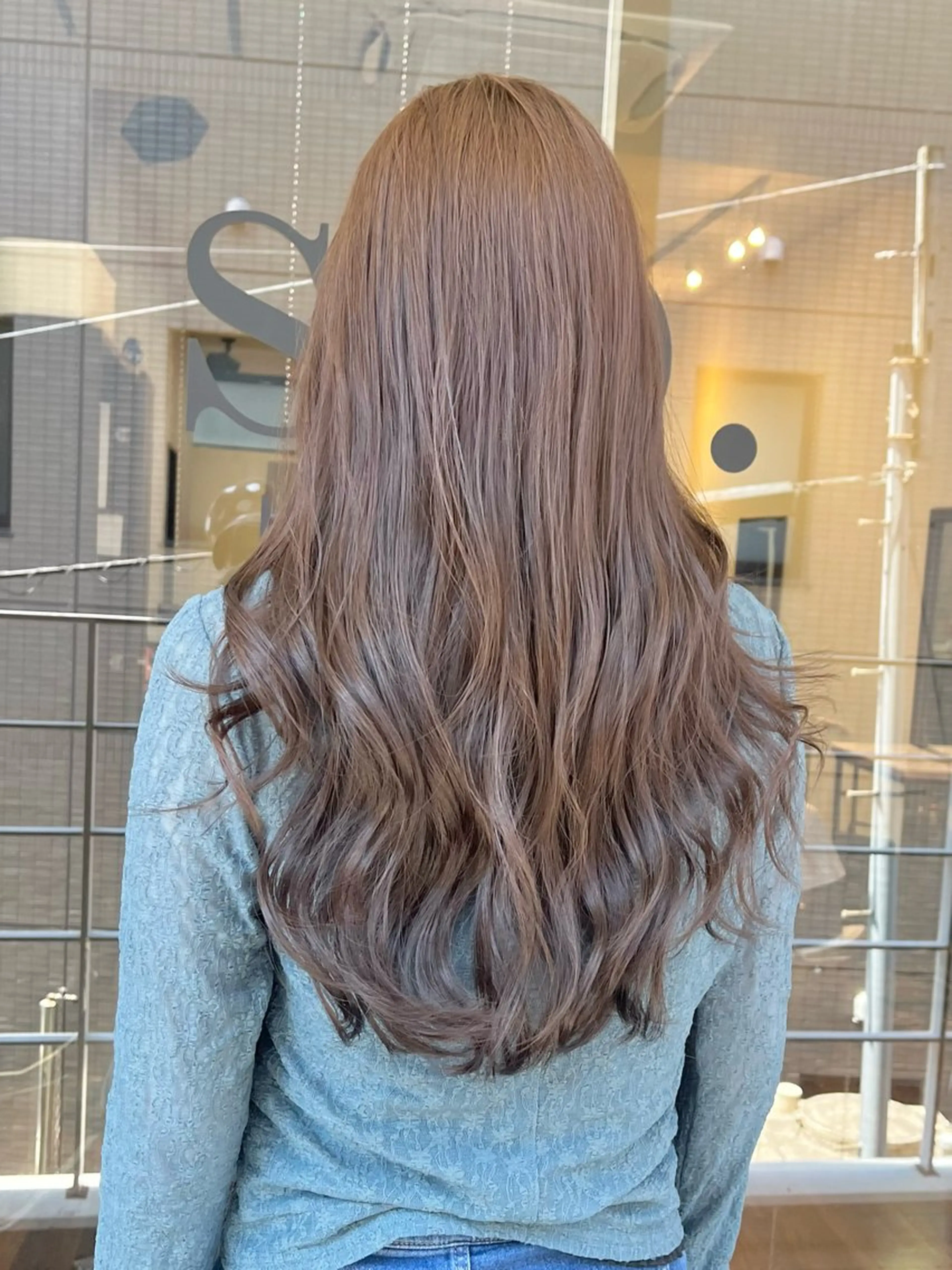 ☺︎︎ブリーチ無しWカラー+カットの写真