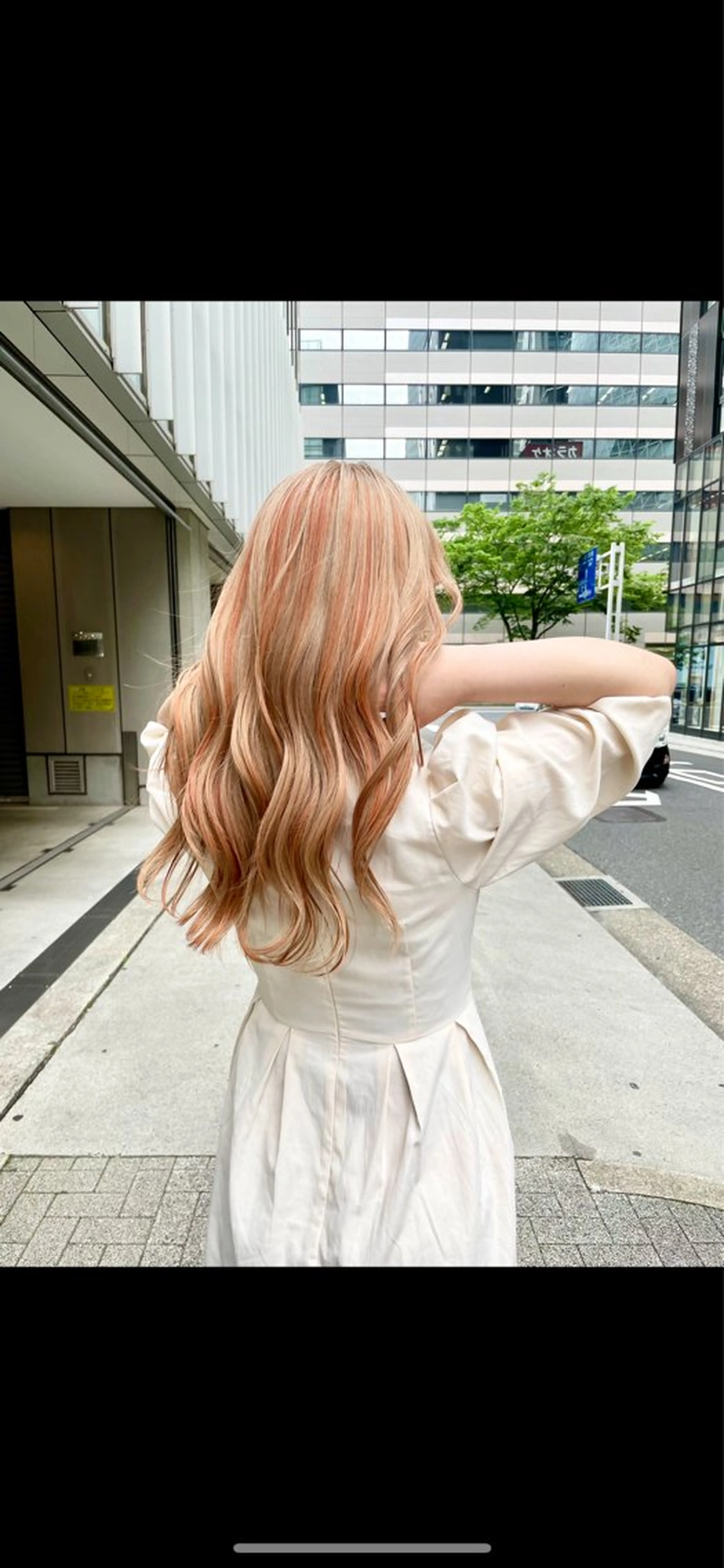 ミディアム インク 美容院のヘアスタイル