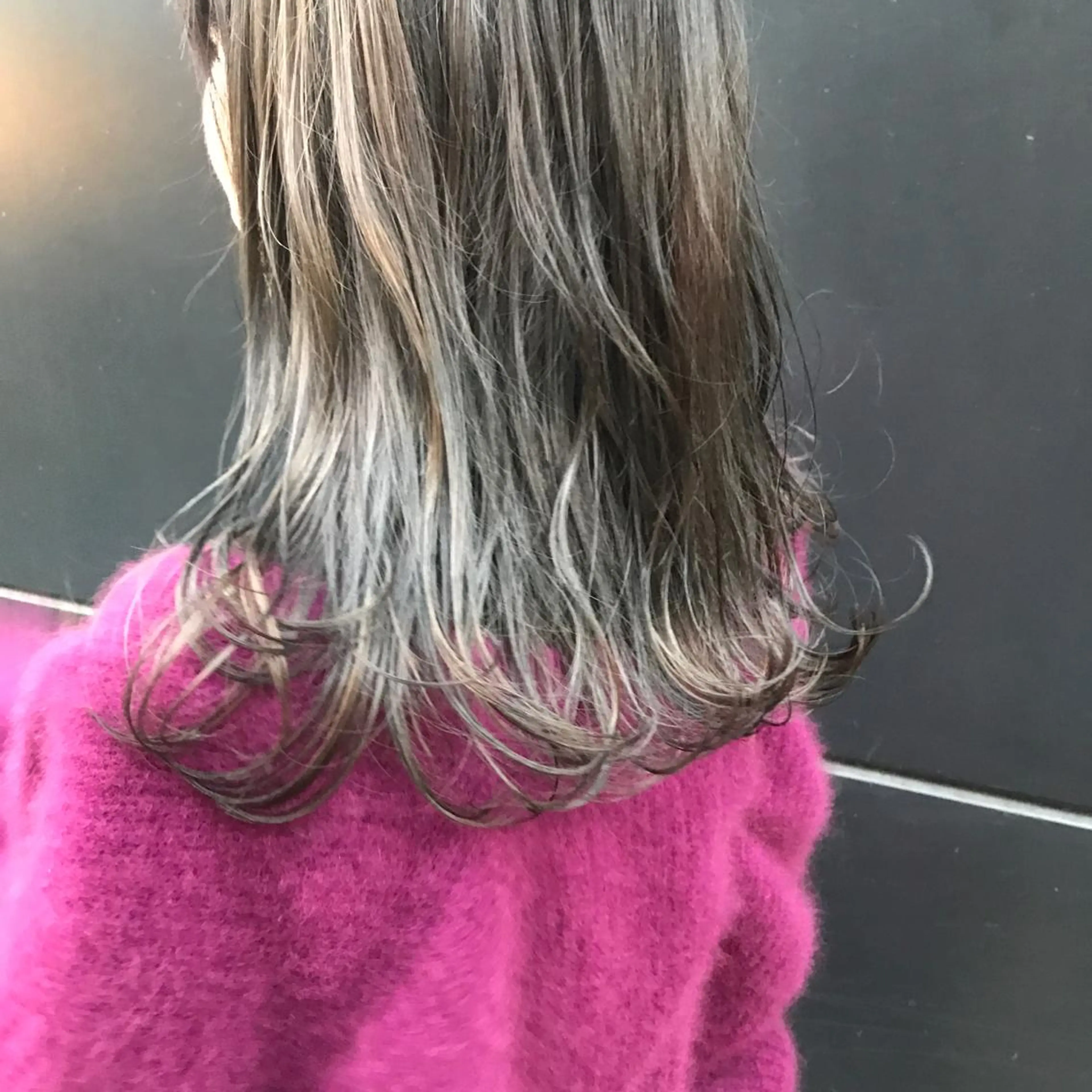 ミディアム カラー ヤスドミ ケイスケのヘアスタイル