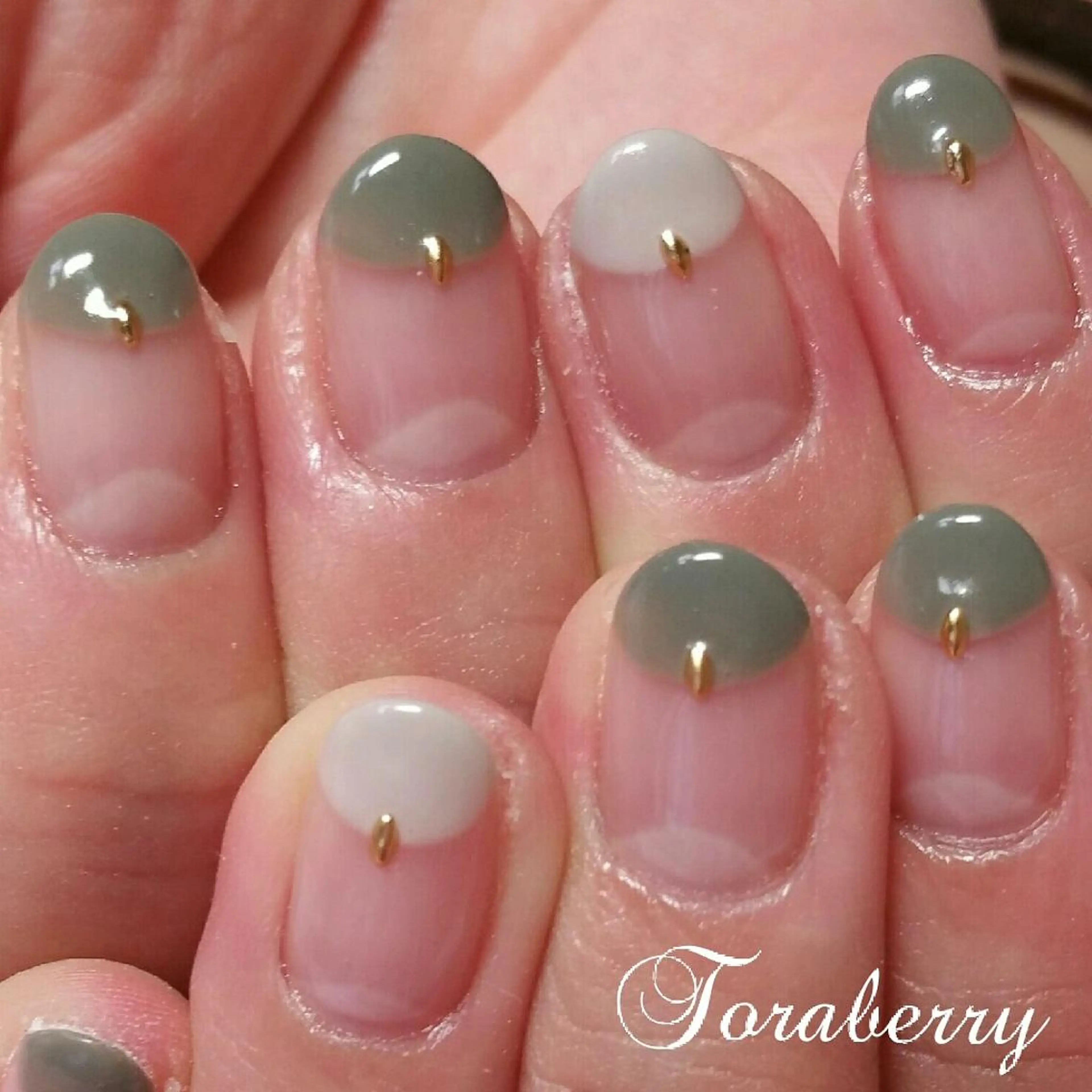 ネイル フレンチネイル ハンドネイル ネイリスト なつみのネイルデザイン