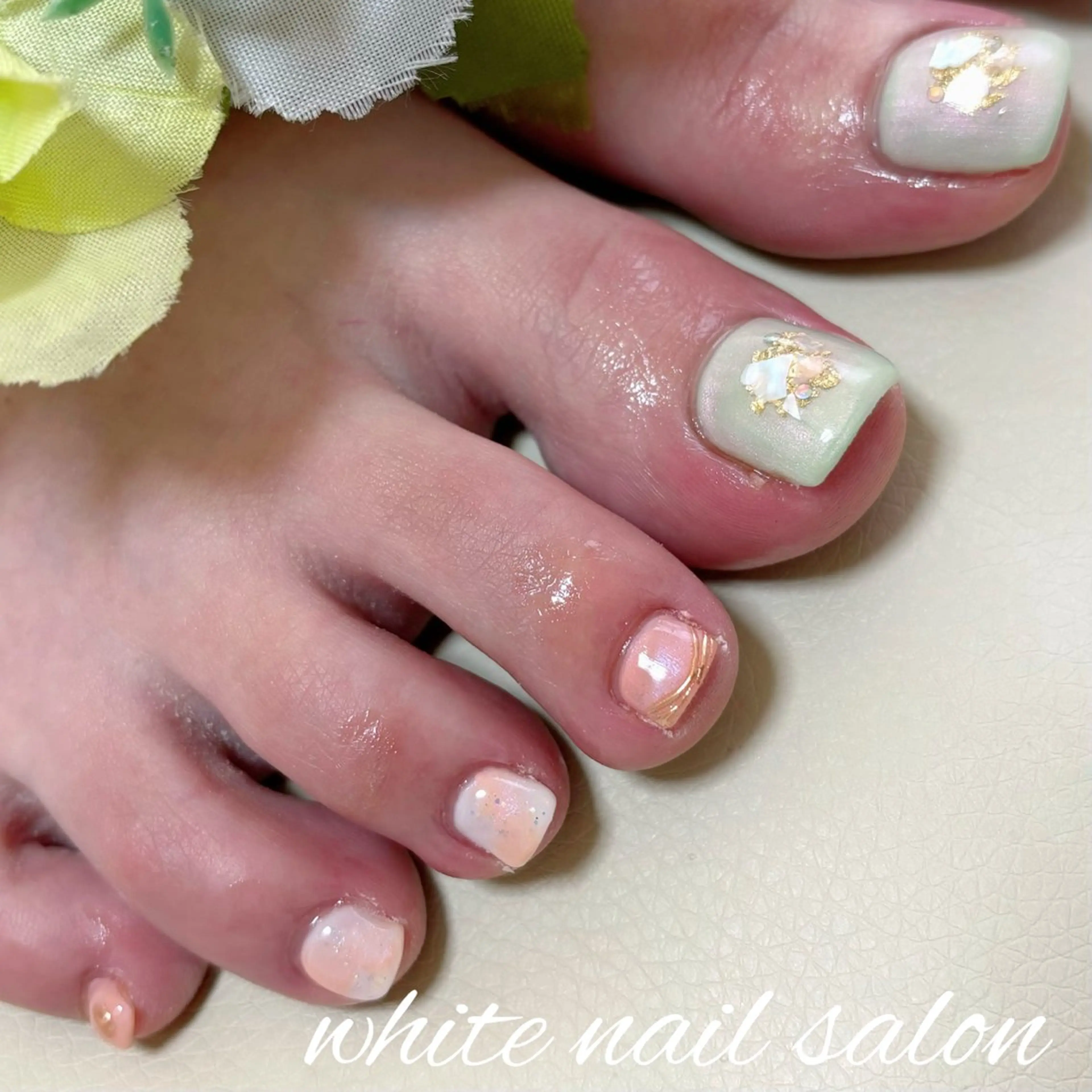 ネイル ホワイト フットネイル white nail salonのネイルデザイン