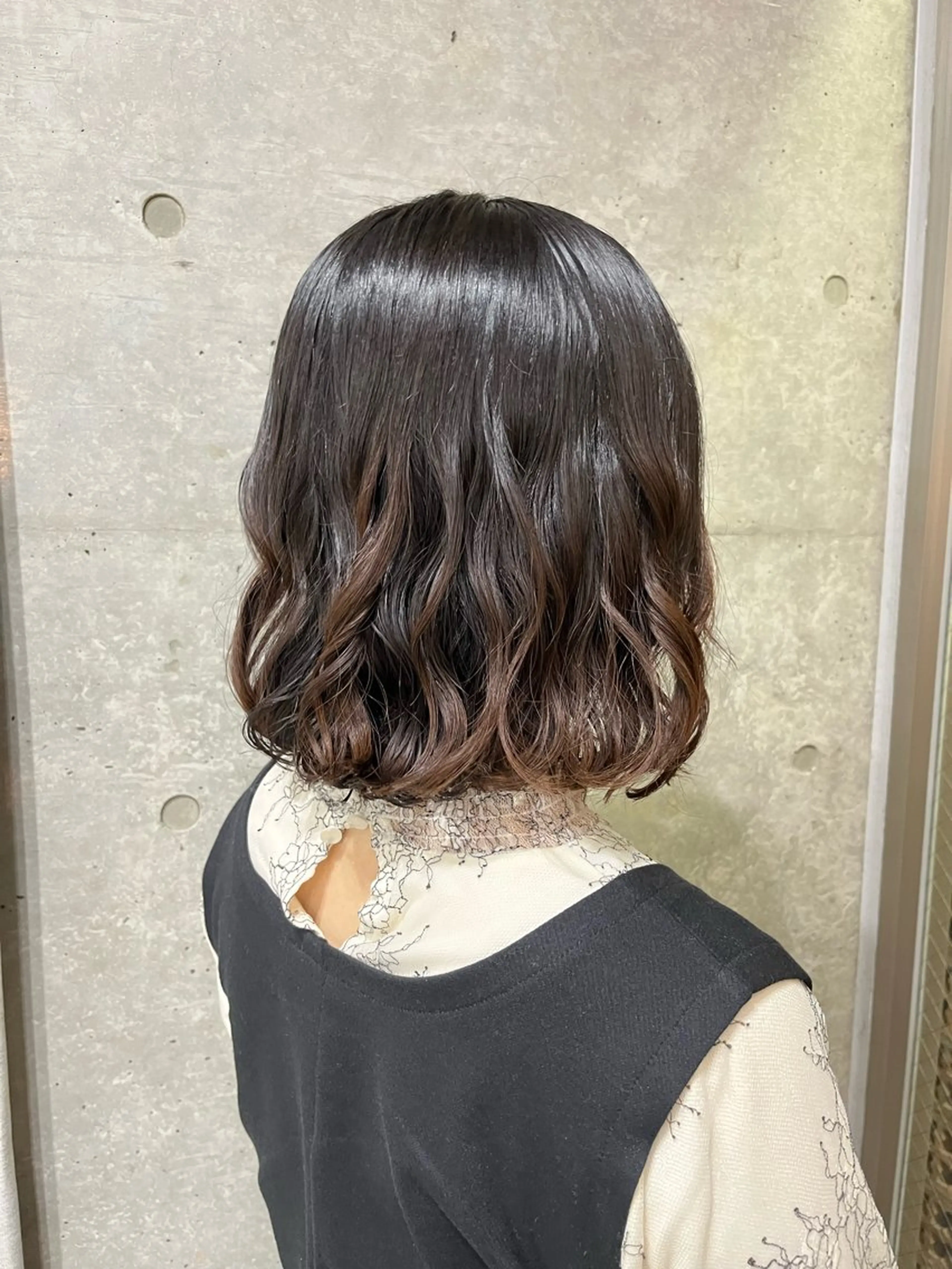 ミディアム カラー パーマ カット ヘアカラー トリートメント 表参道/髪質改善・ 透明感 colorのヘアスタイル