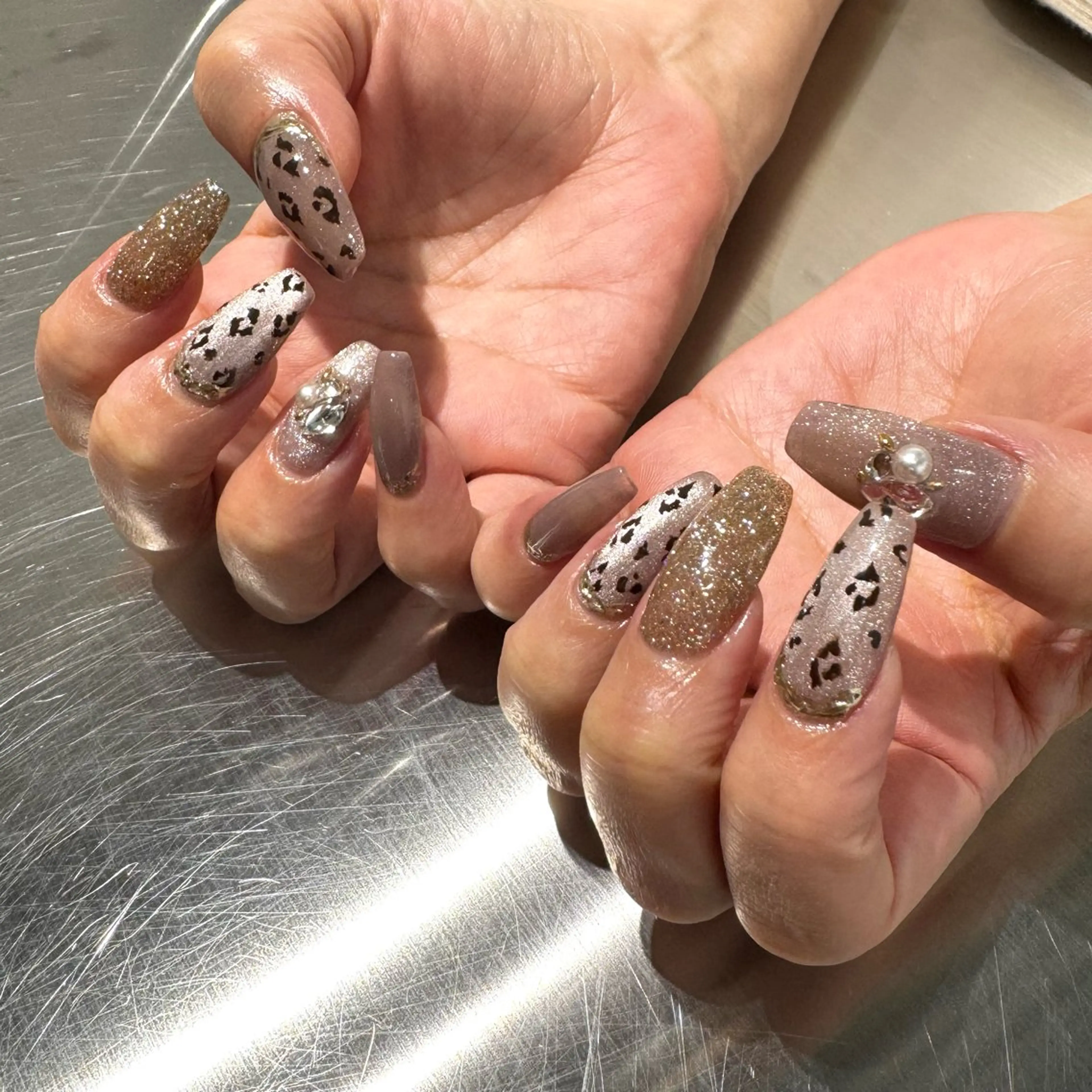 ネイル アニマル柄 マグネットネイル Angelica Michelleのネイルデザイン