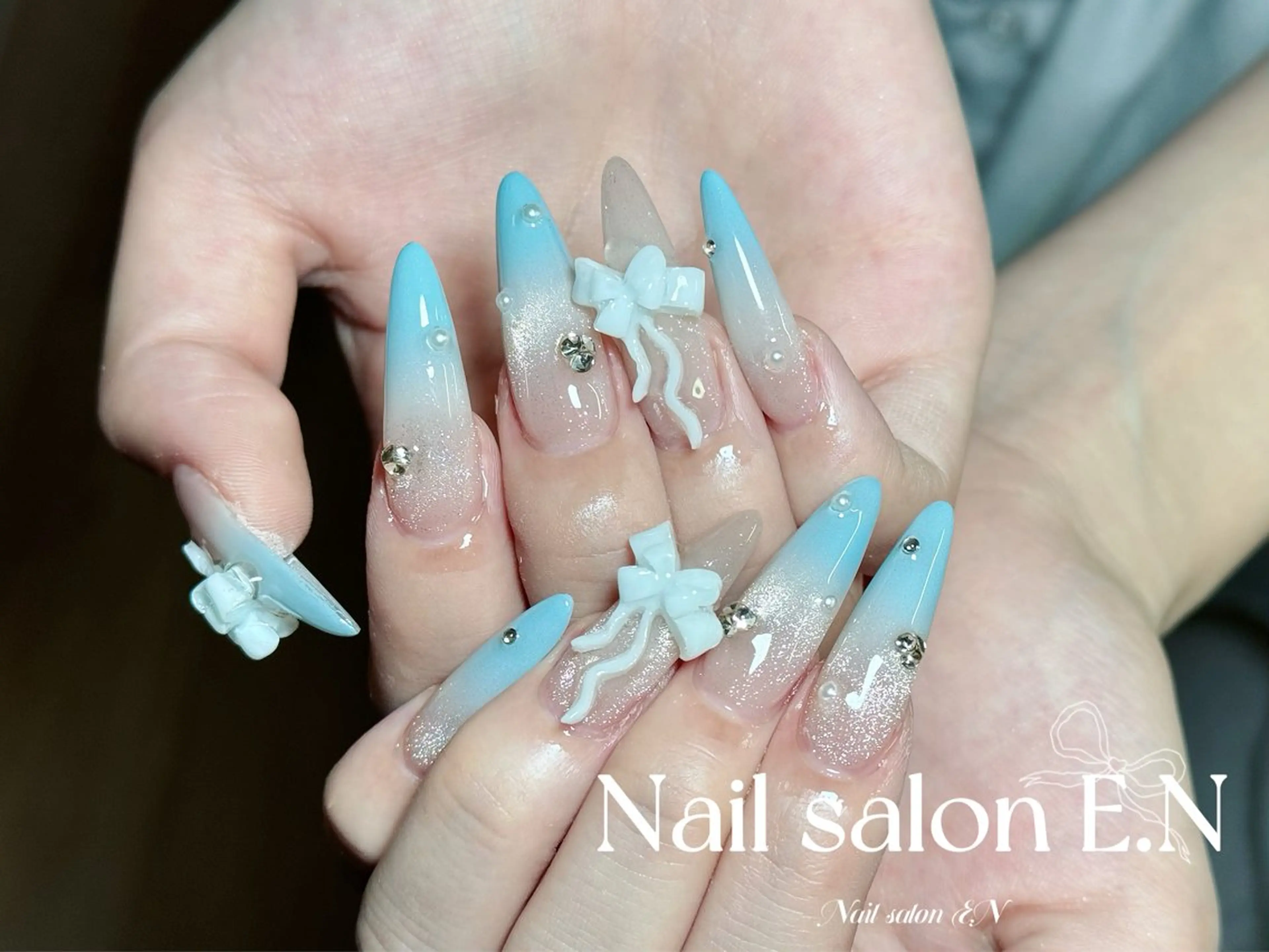 ネイル アートネイル オーロラネイル ブラウン クリアネイル フレンチネイル ハンドネイル E.N🦋 長さ出し/持ち込みのネイルデザイン