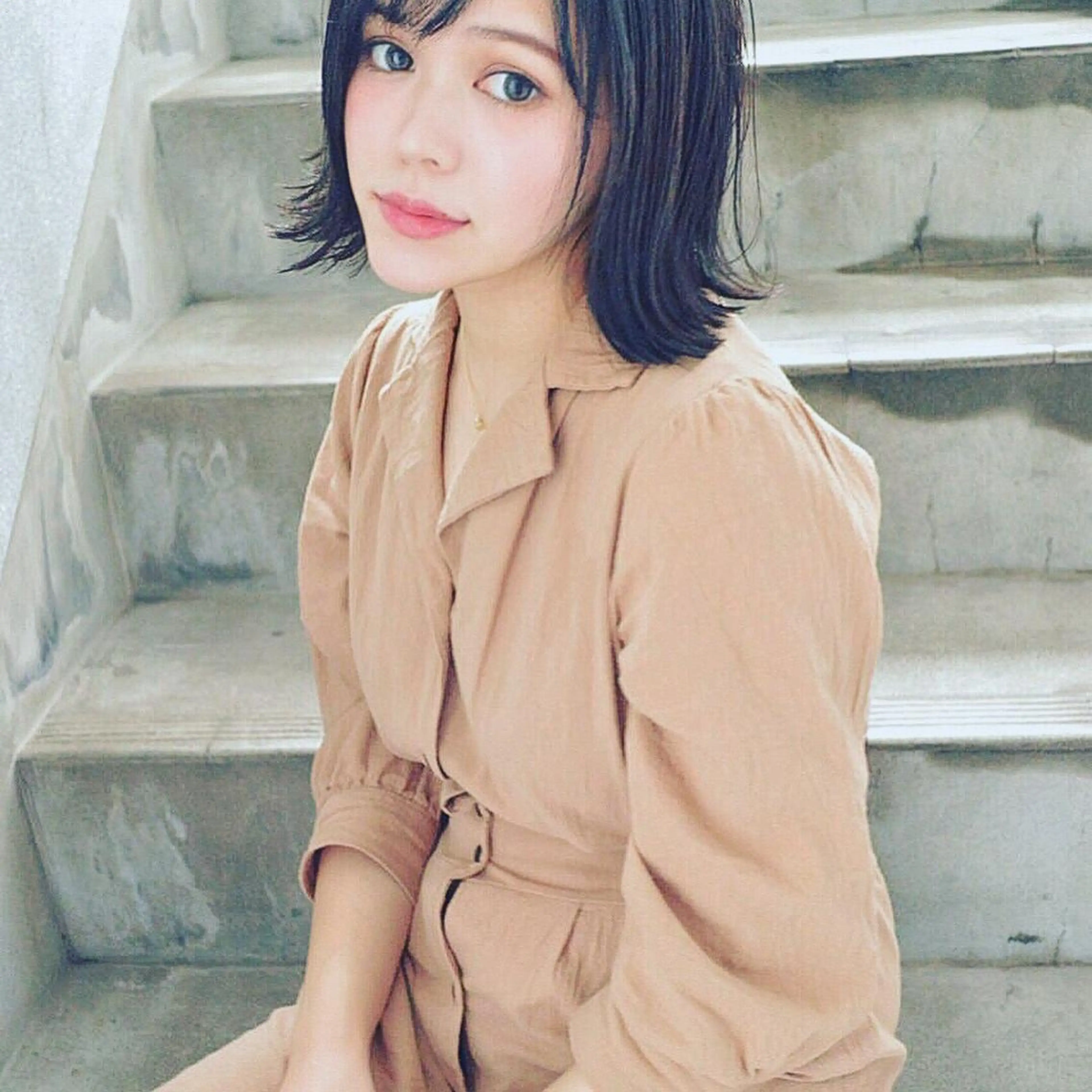 ショート ボブ 外ハネヘア カノンバイフラミューム所属・ショートは任せて ミヤザキのヘアスタイル