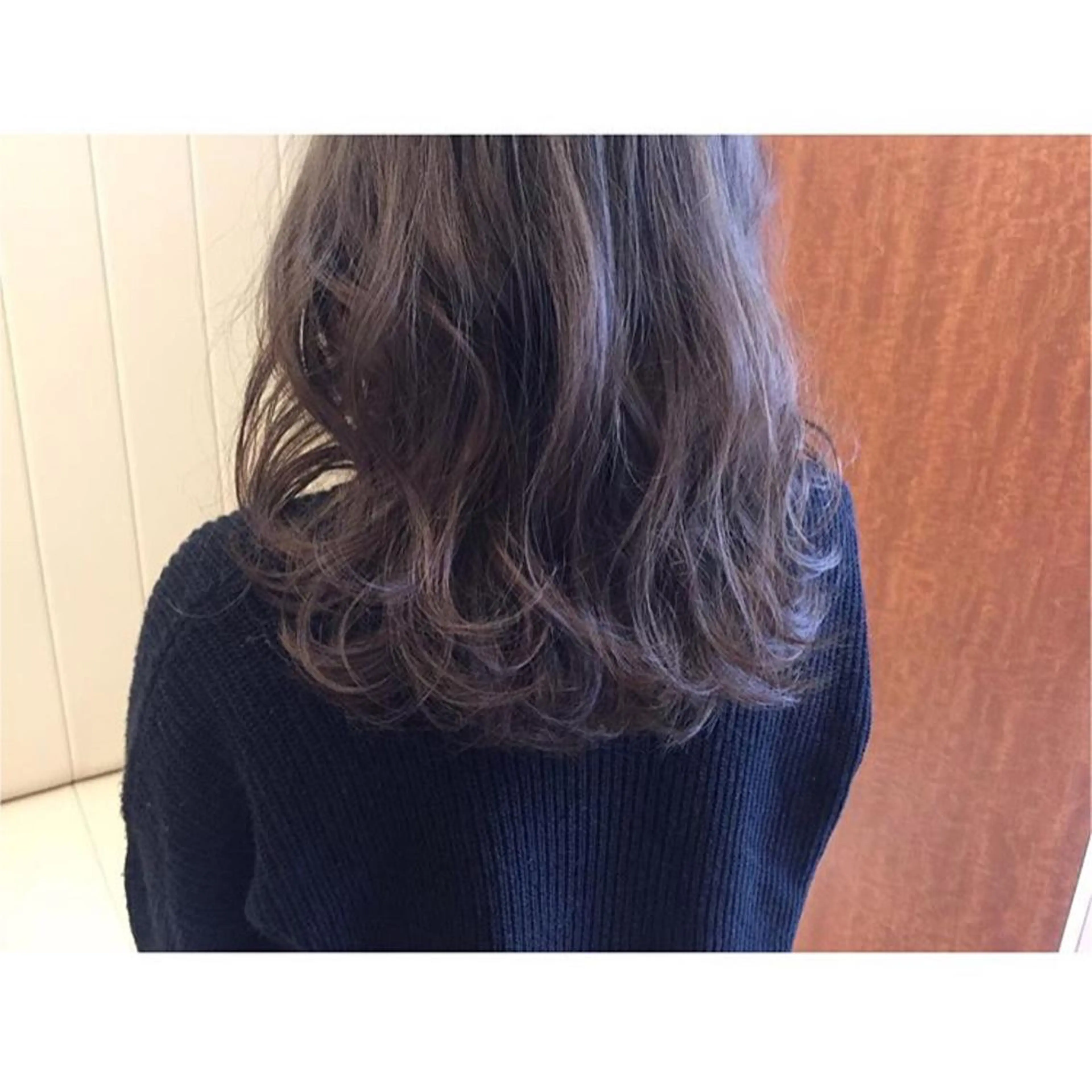 ミディアム カラー アッシュ アッシュグレー アッシュグレージュ グレージュ ヘアカラー 高木 麻知子のヘアスタイル