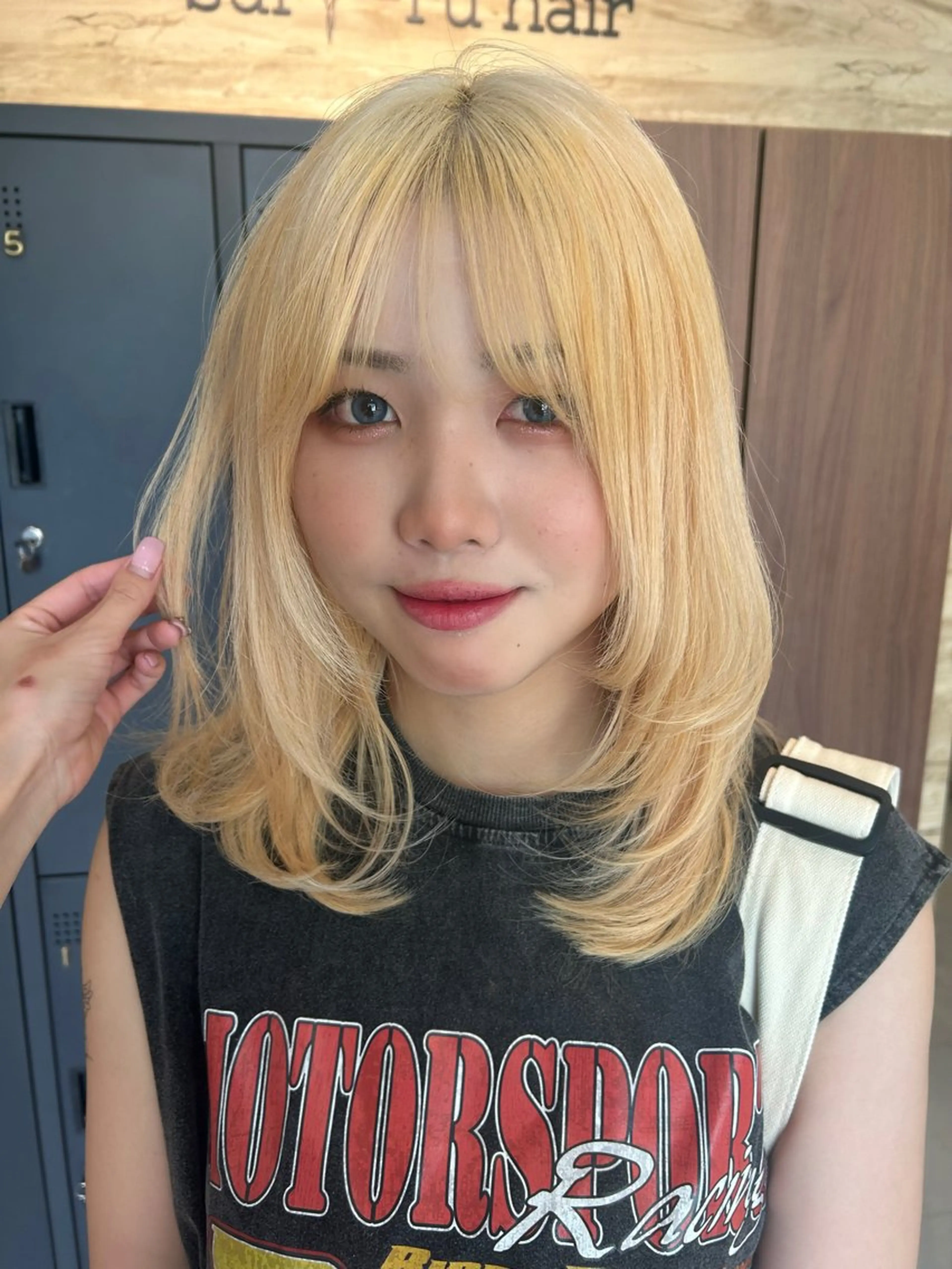 セミロング カラー suri-ru hair【スリールヘアー】所属・FURUSAWA AOIのヘアスタイル