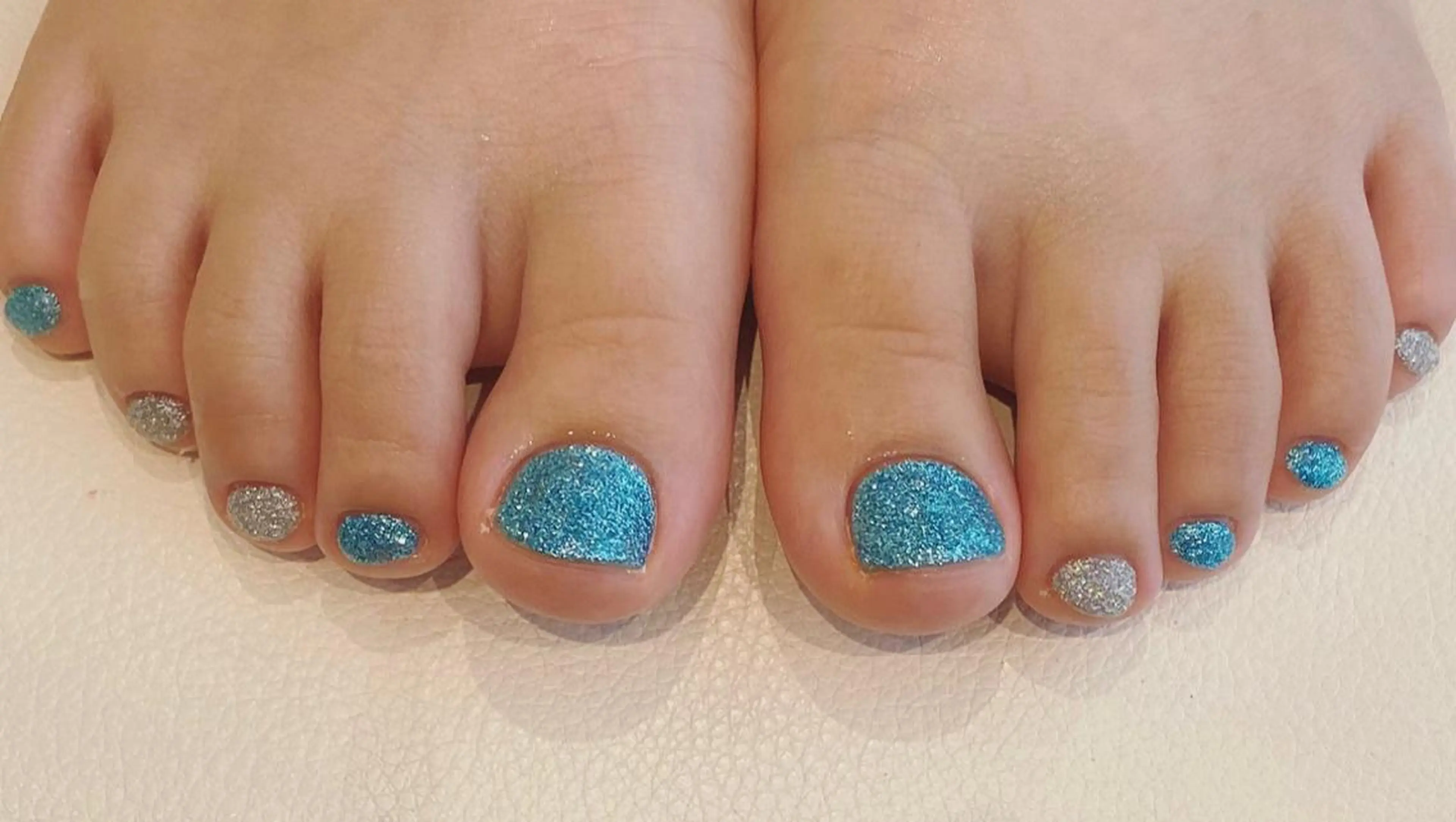 ネイル Nail Salon Coffret西中島店所属・coffret　酒井 萌のネイルデザイン