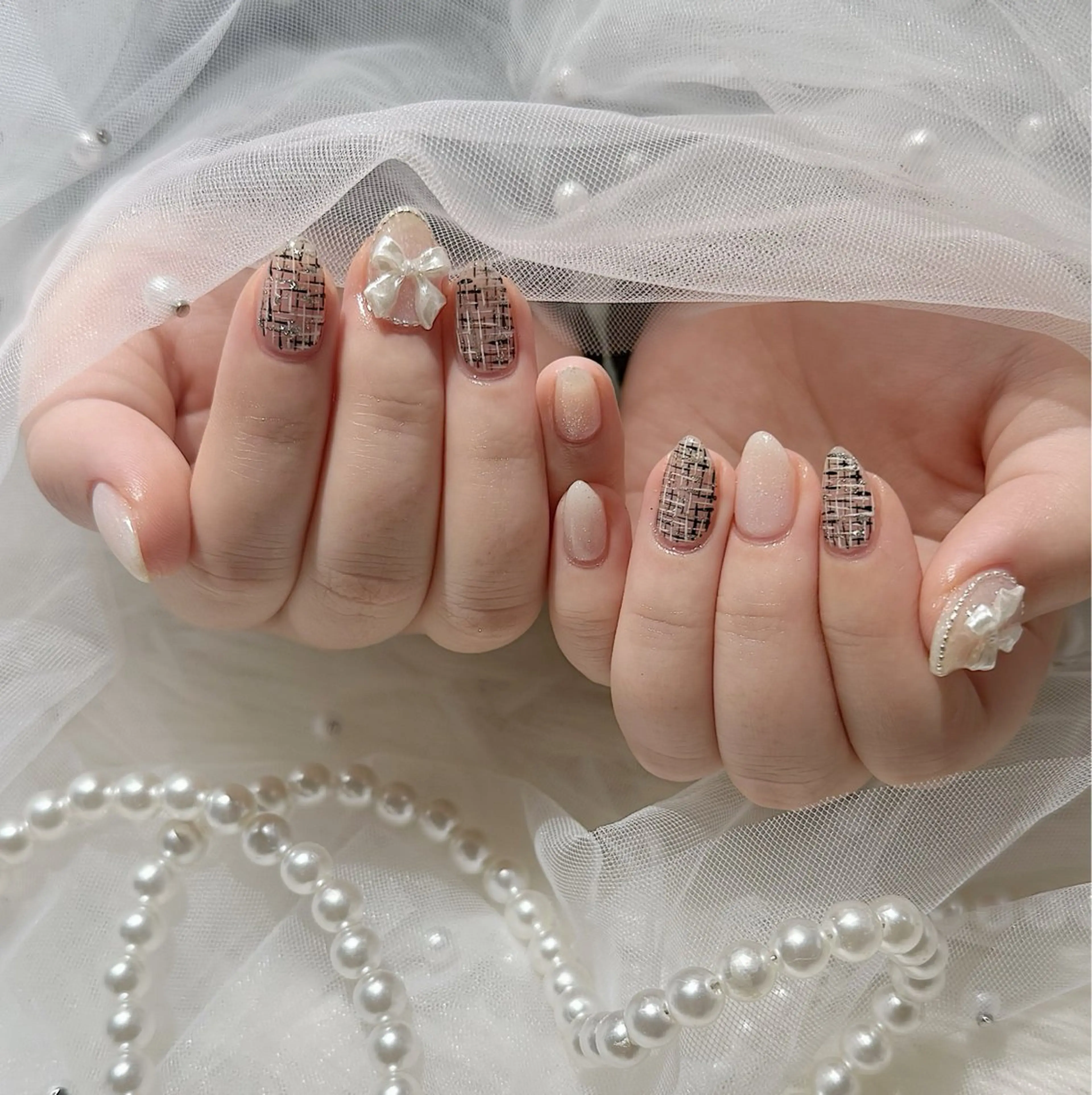 ミディアム ハンドネイル ハンドケア マシェリローズ所属・Macherie Roseのネイルデザイン