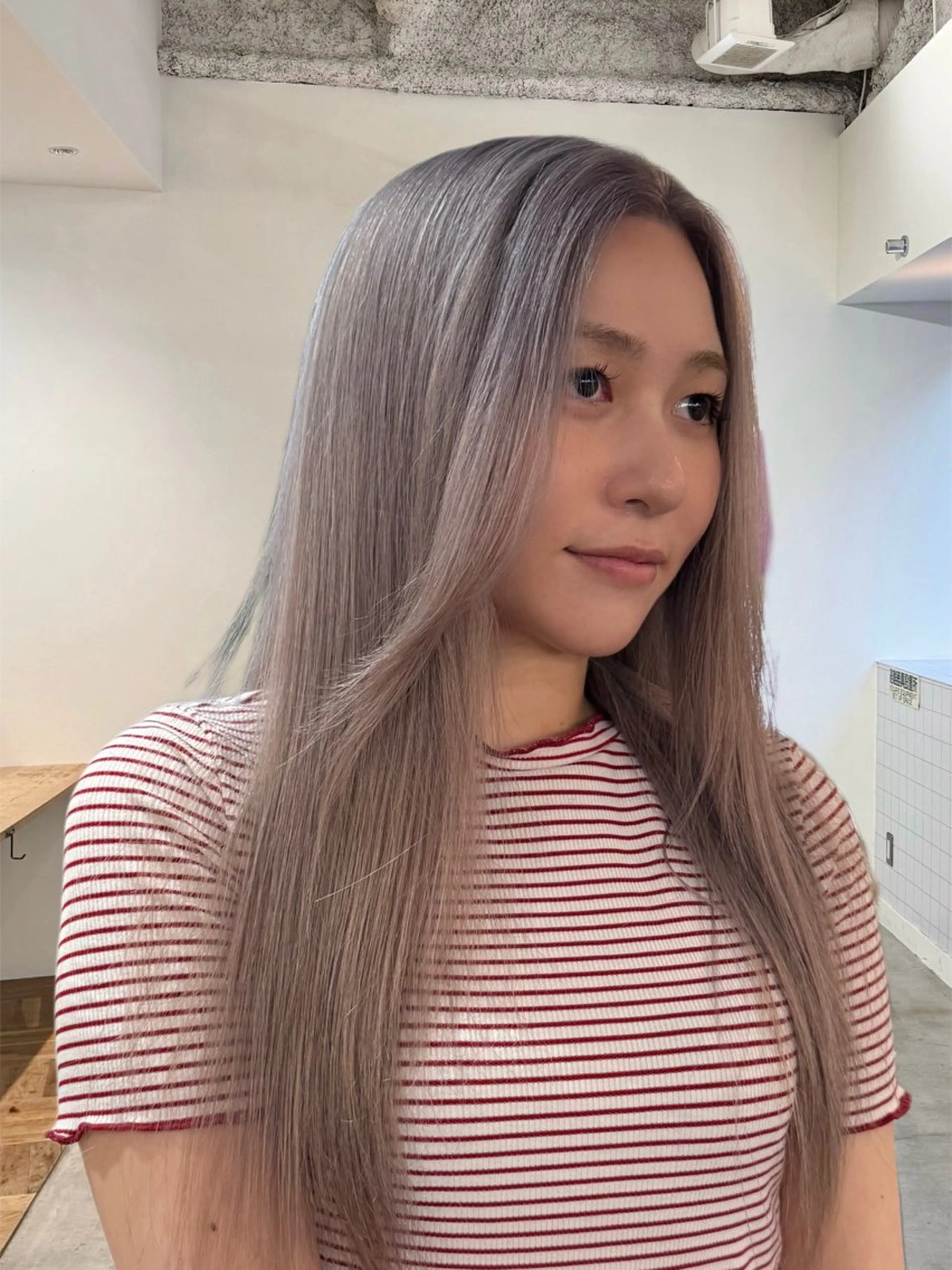 ロング カラー maruquee de mashu所属・モモコ/ブリーチ/ ミルクティカラーのヘアスタイル