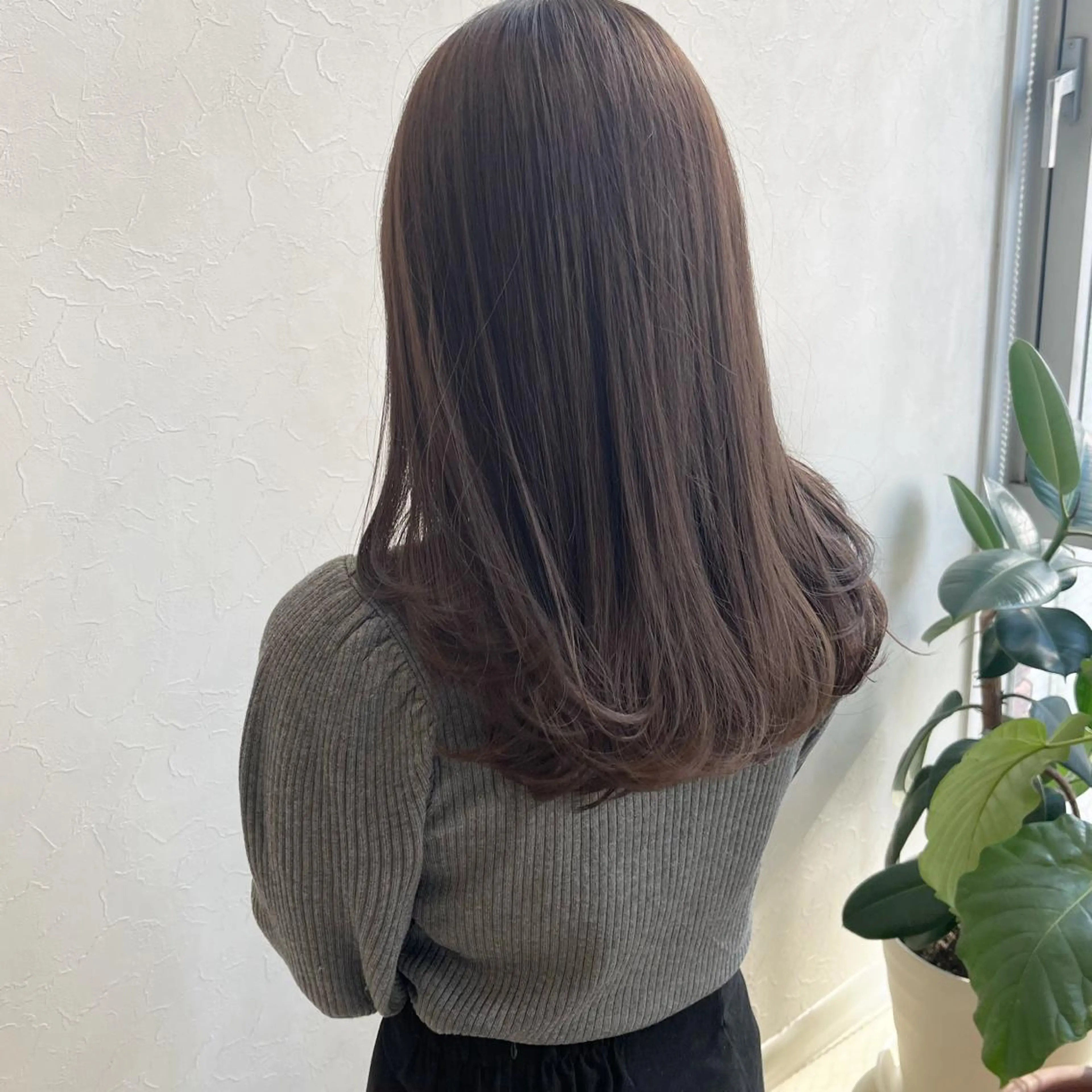 ロング カラー 透明感カラー グレージュ カット ヘアカラー トリートメント SiLO yuri andoのヘアスタイル