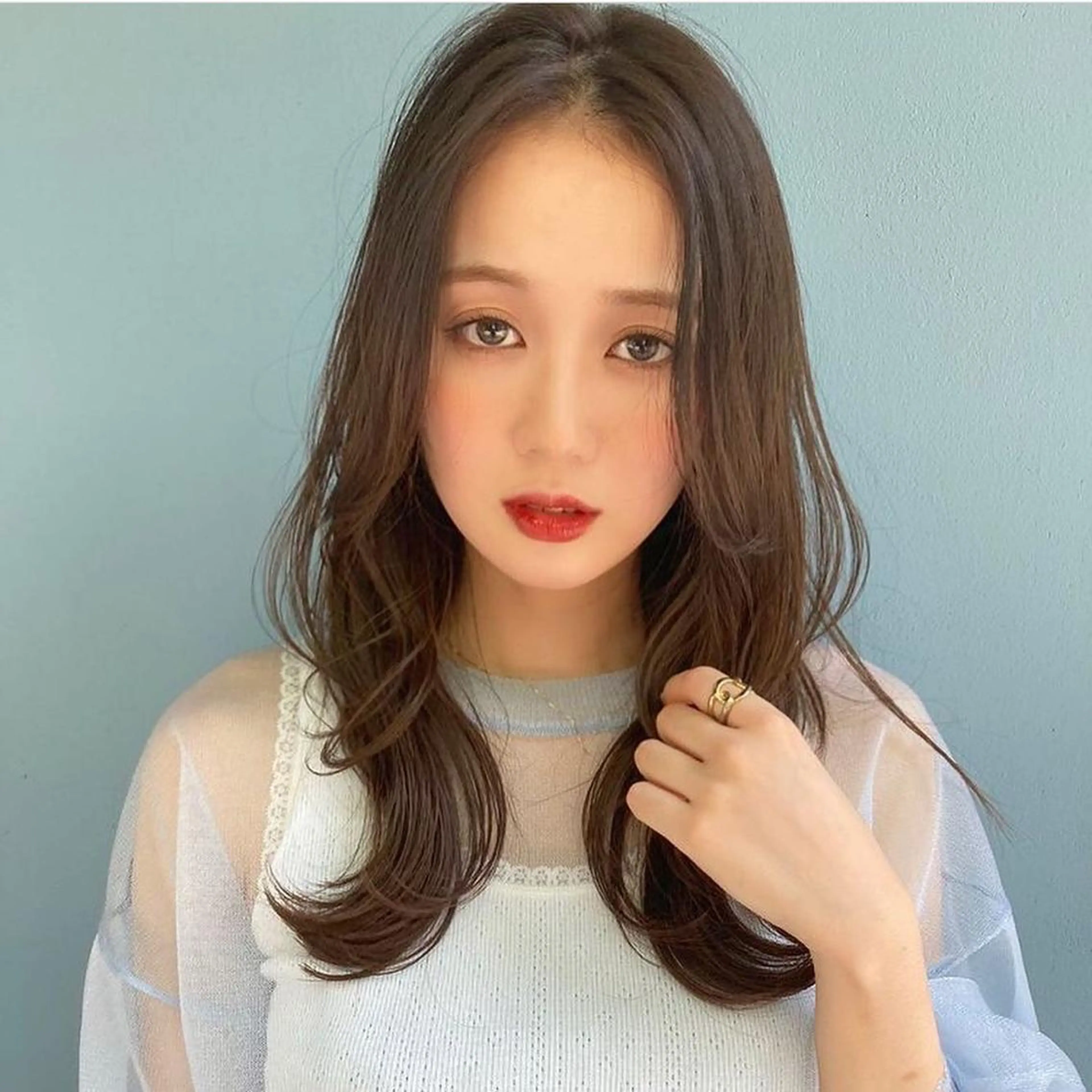 ミディアム カラー ヘアアレンジ ミディアムパーマ ベージュカラー 透明感カラー ハイライトカラー ミルクティーベージュ 韓国/髪質改善💘 櫻井かれんのヘアスタイル