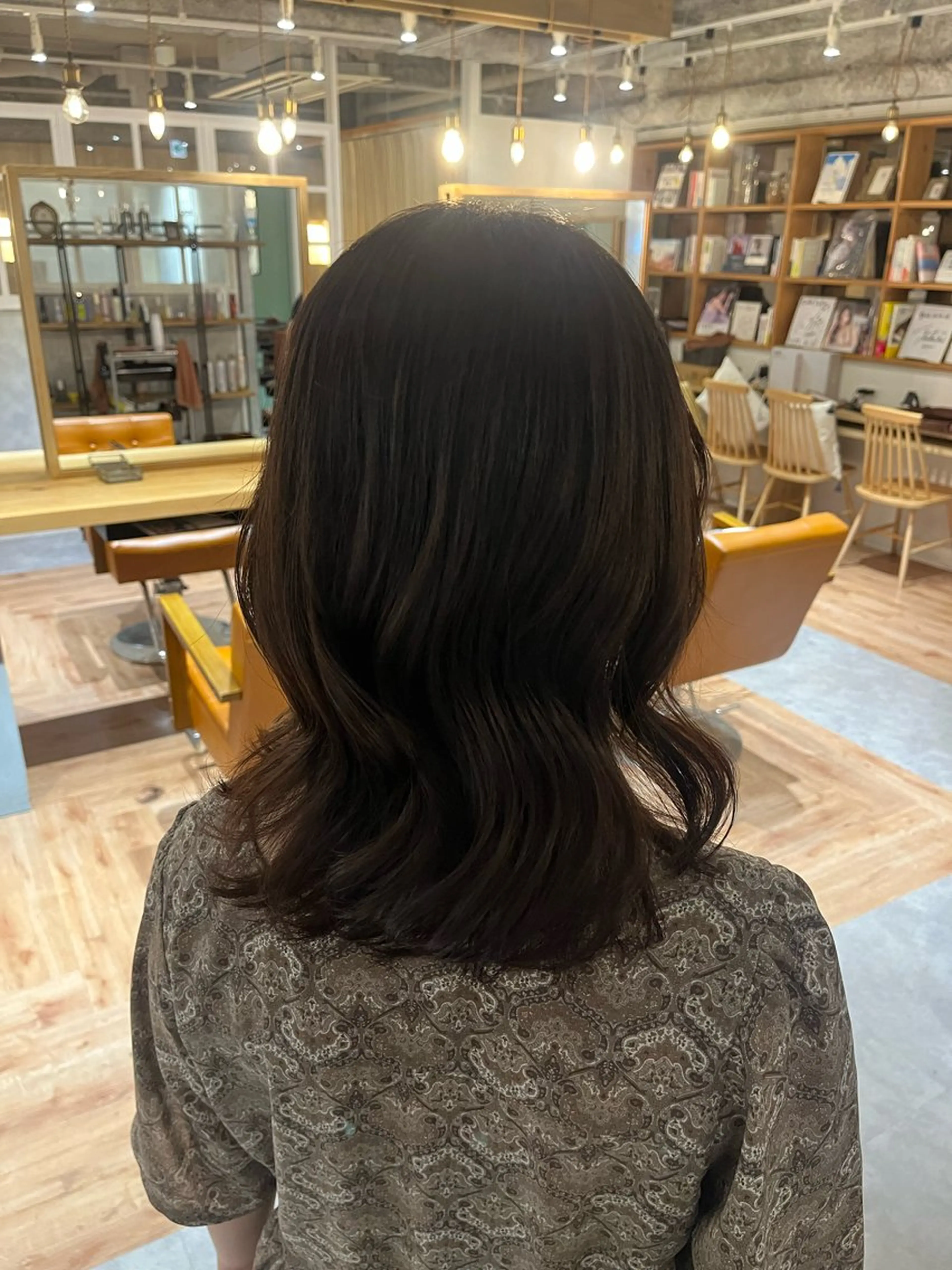 ミディアム カラー little lulu 梅田所属・高橋 さやかのヘアスタイル