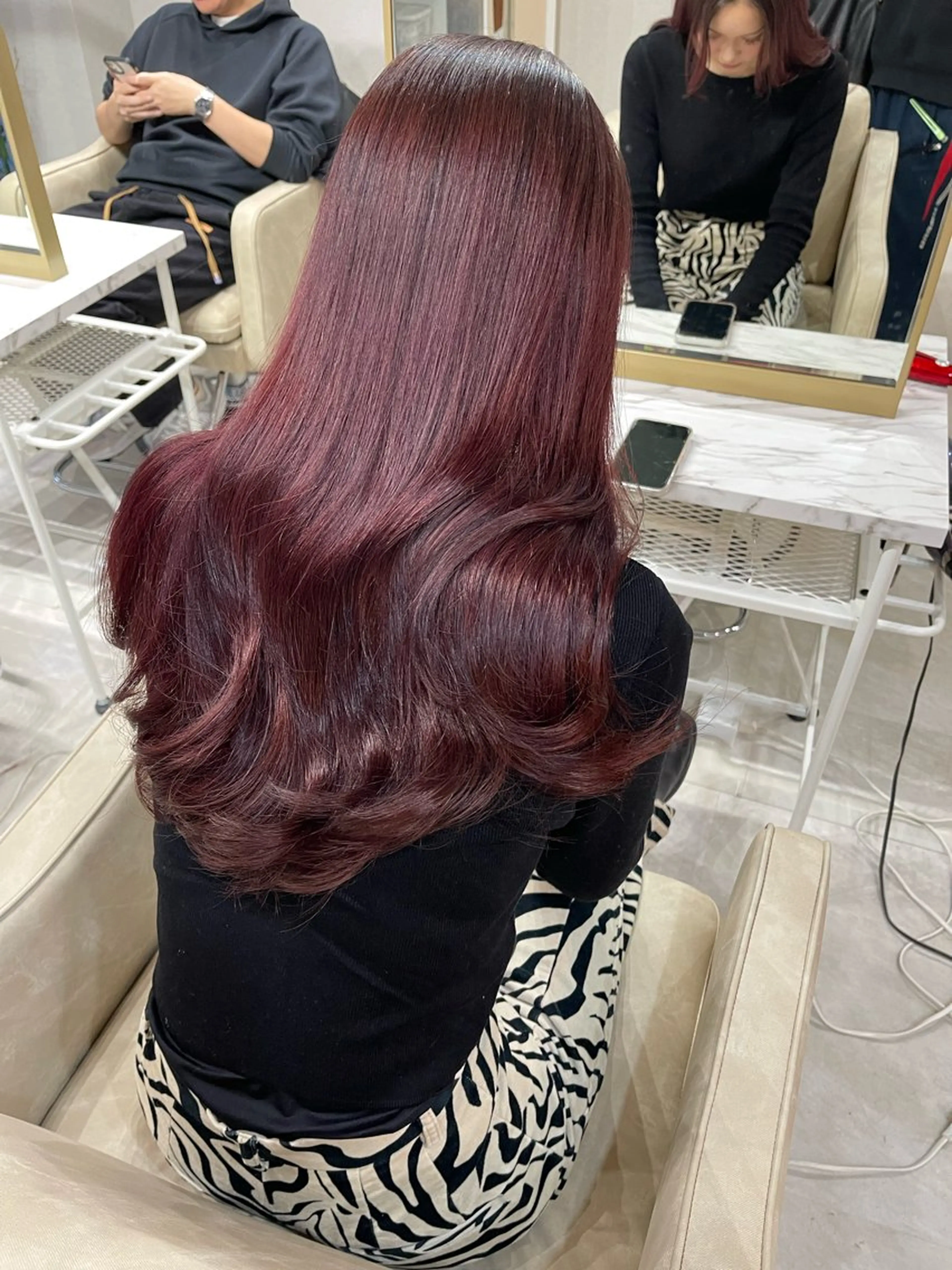 ロング Realme京都四条烏丸ドゥエ所属・馬込 祝生のヘアスタイル