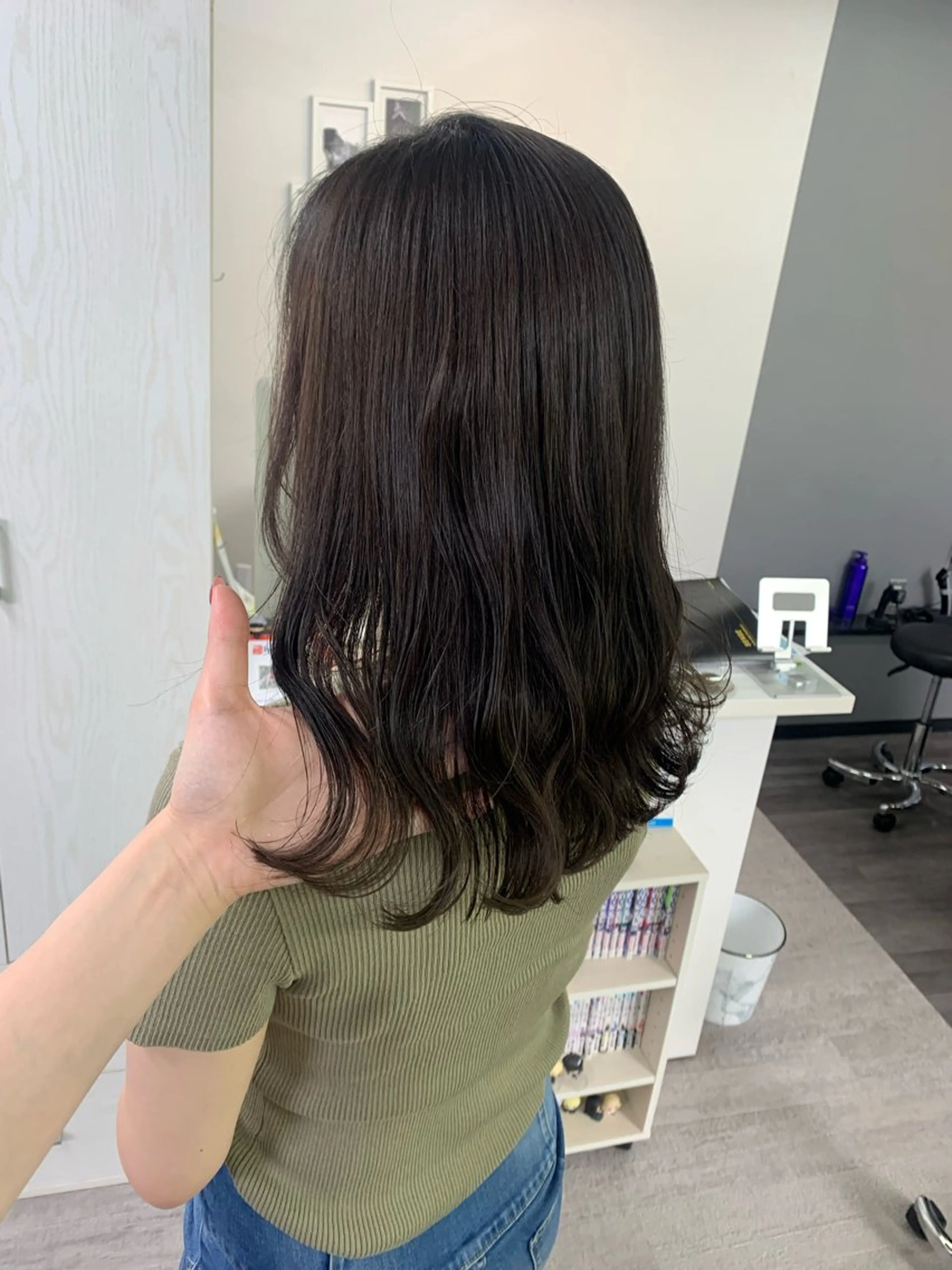 セミロング カラー 坂井 水菜美のヘアスタイル