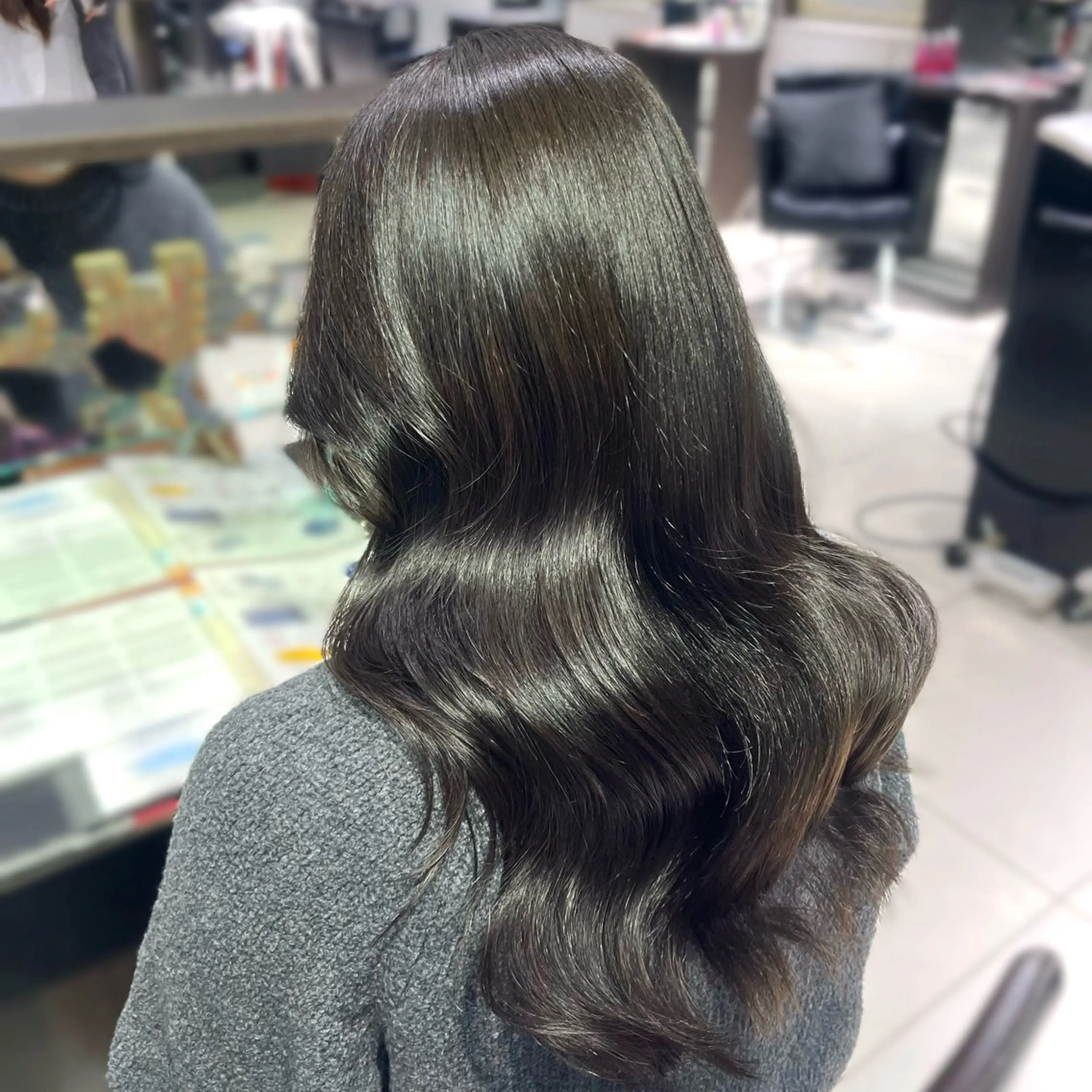 ロング レイヤー×艶髪🤎. 𝜗𝜚hitomiのヘアスタイル