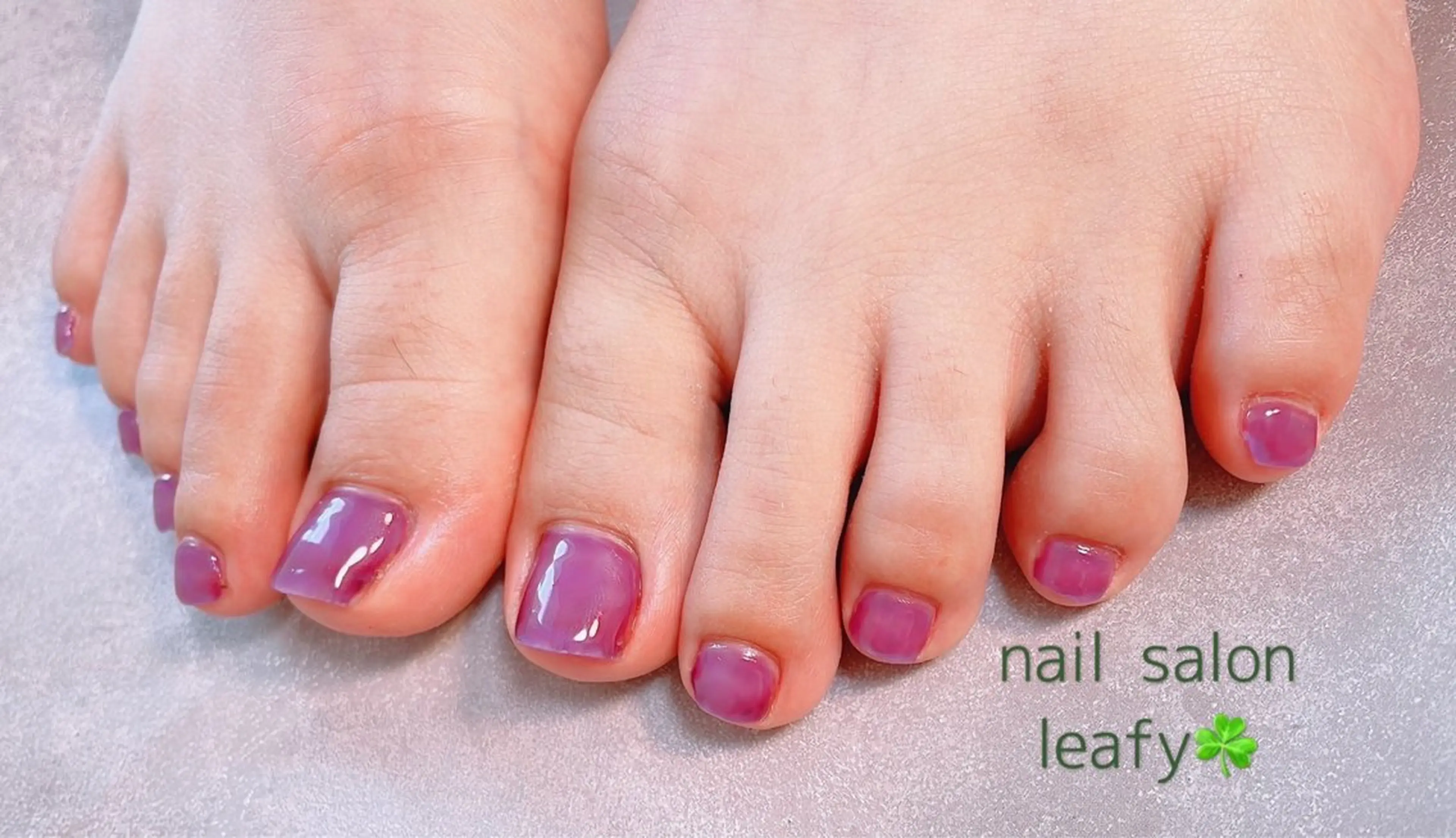 ネイル クリアネイル フットネイル ワンカラーネイル ネイルサロン leafyのネイルデザイン