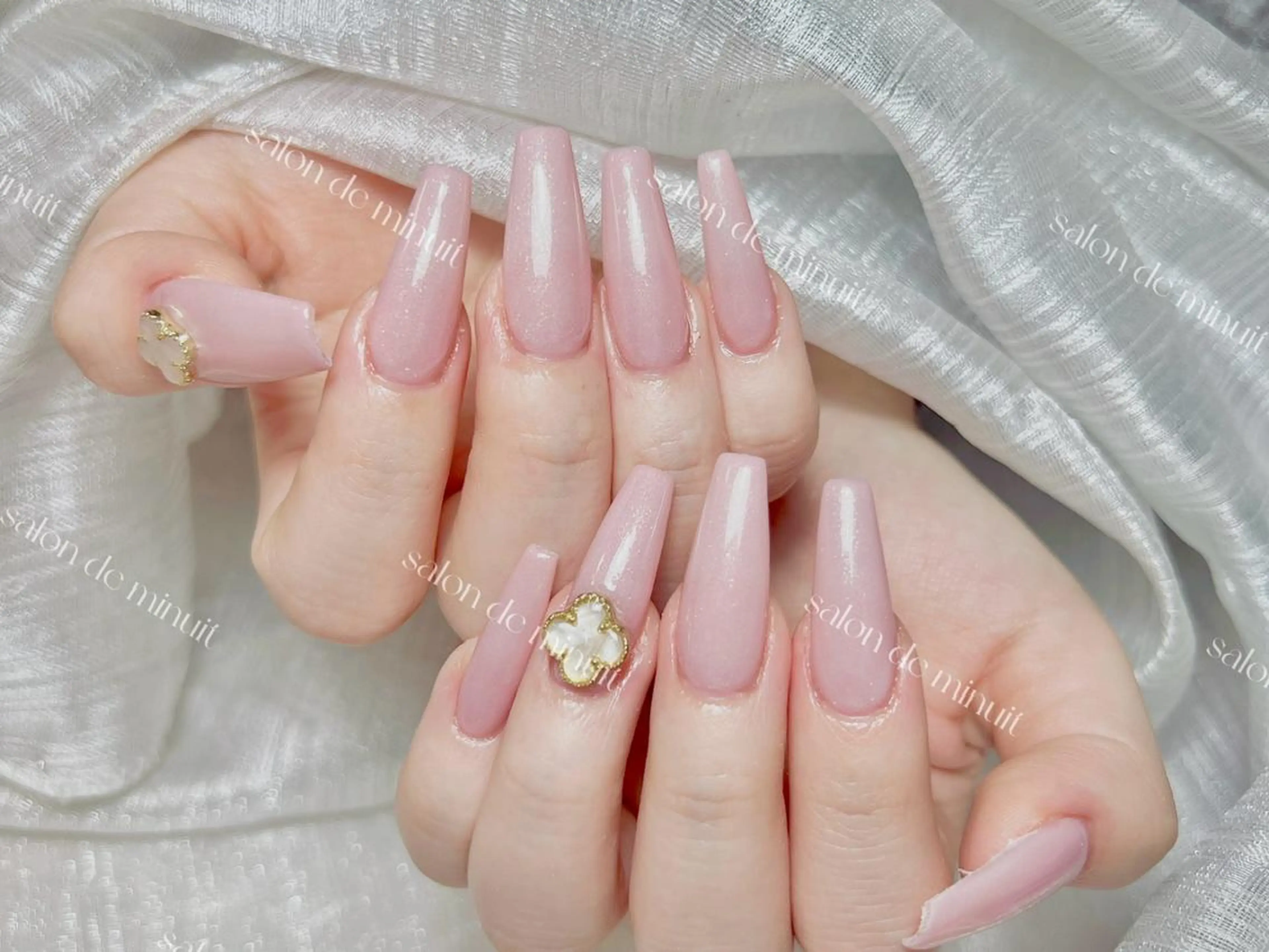 🎀【Hand】ワンカラー+2個パーツ無料or2本埋め尽くし(カラー2個まで)4980🎀の写真