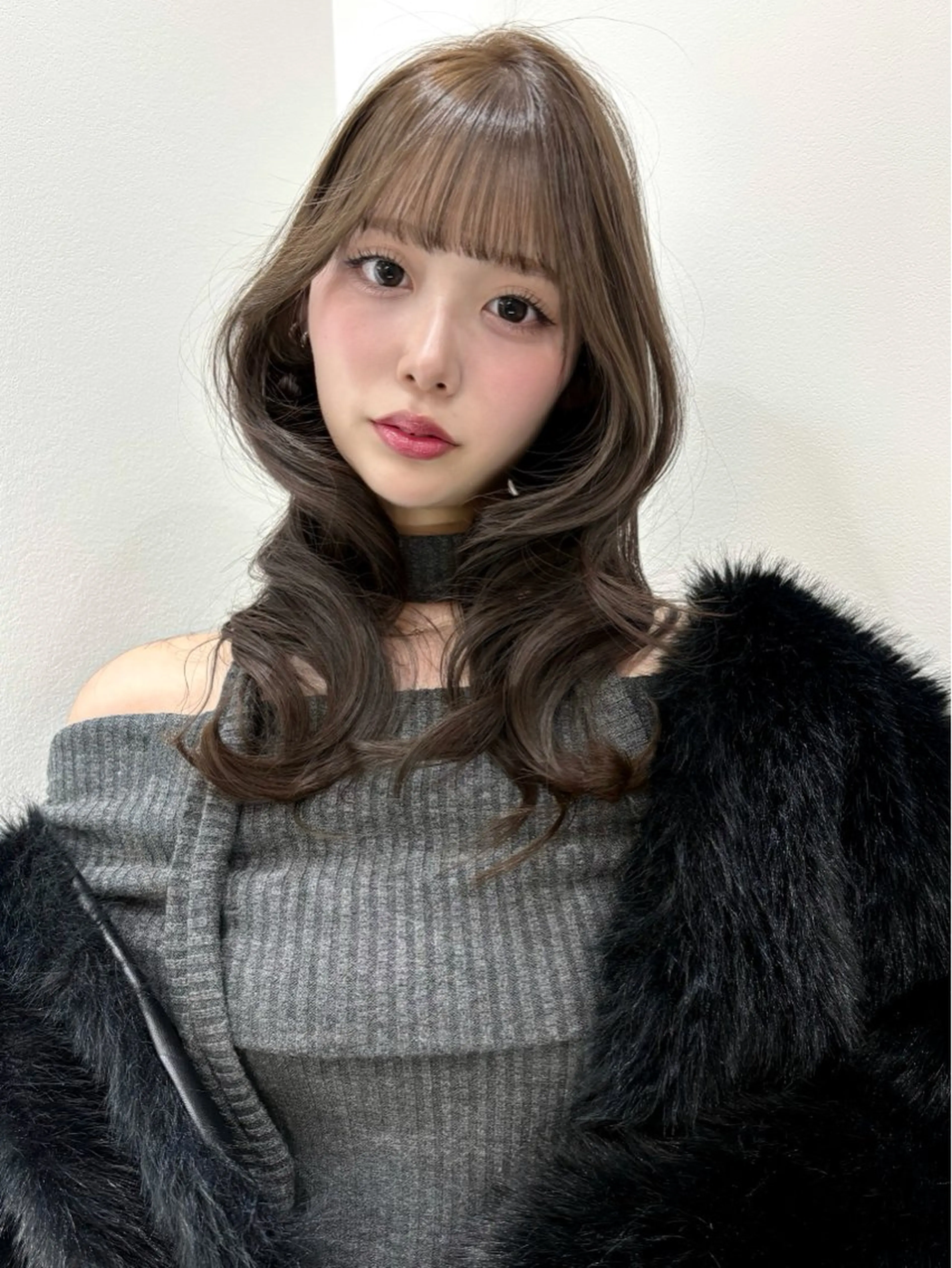 ロング カラー ブリーチ 透明感カラー グレージュ ブリーチなしカラー カット ヘアカラー トリートメント Mion /CODE.のヘアスタイル