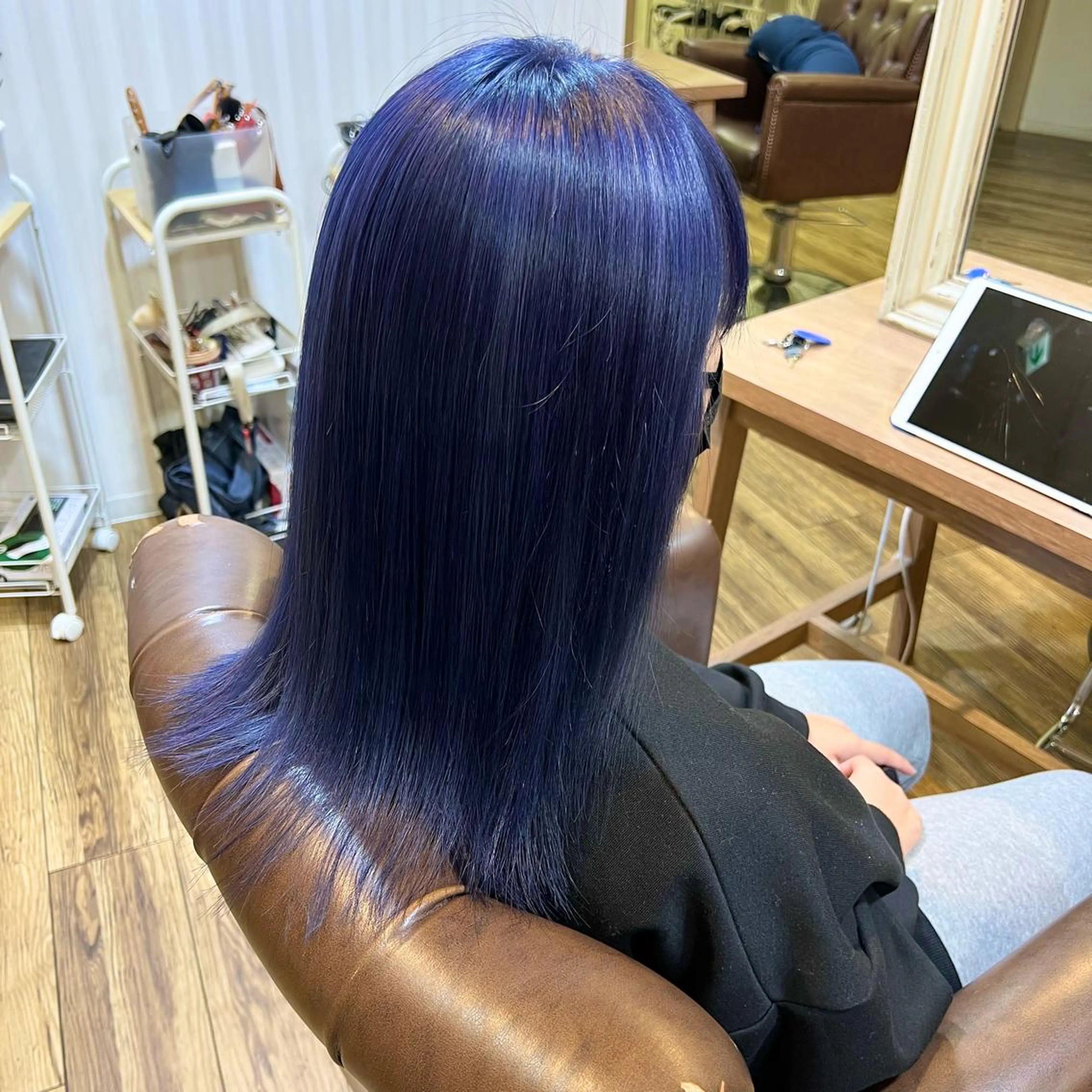 カラー ブルーカラー ネイビーカラー 染矢 優希のヘアスタイル