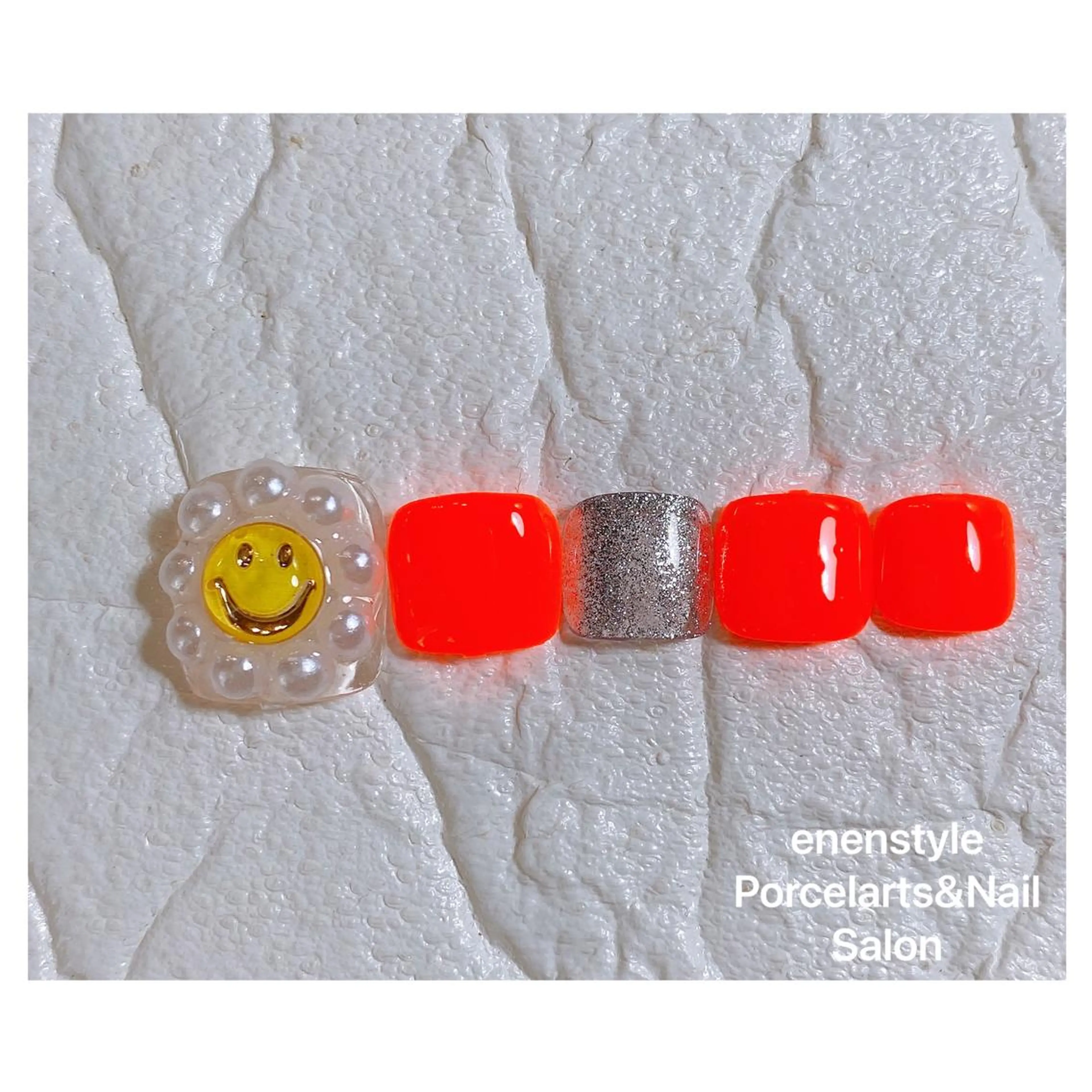 ミディアム ネイル ハンドネイル フットネイル 👑enen style👑のネイルデザイン