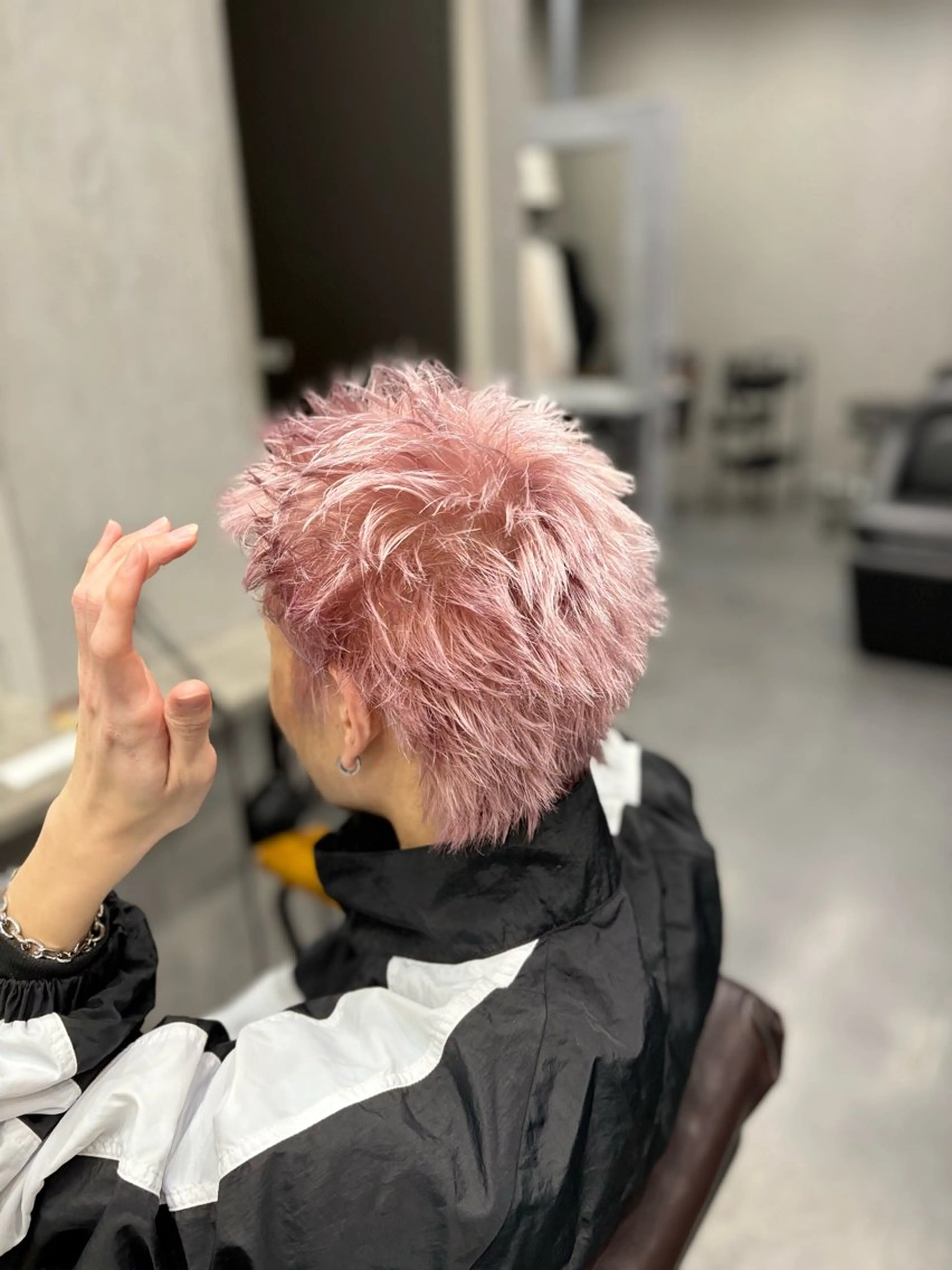 カラー 岩村 拓海のヘアスタイル