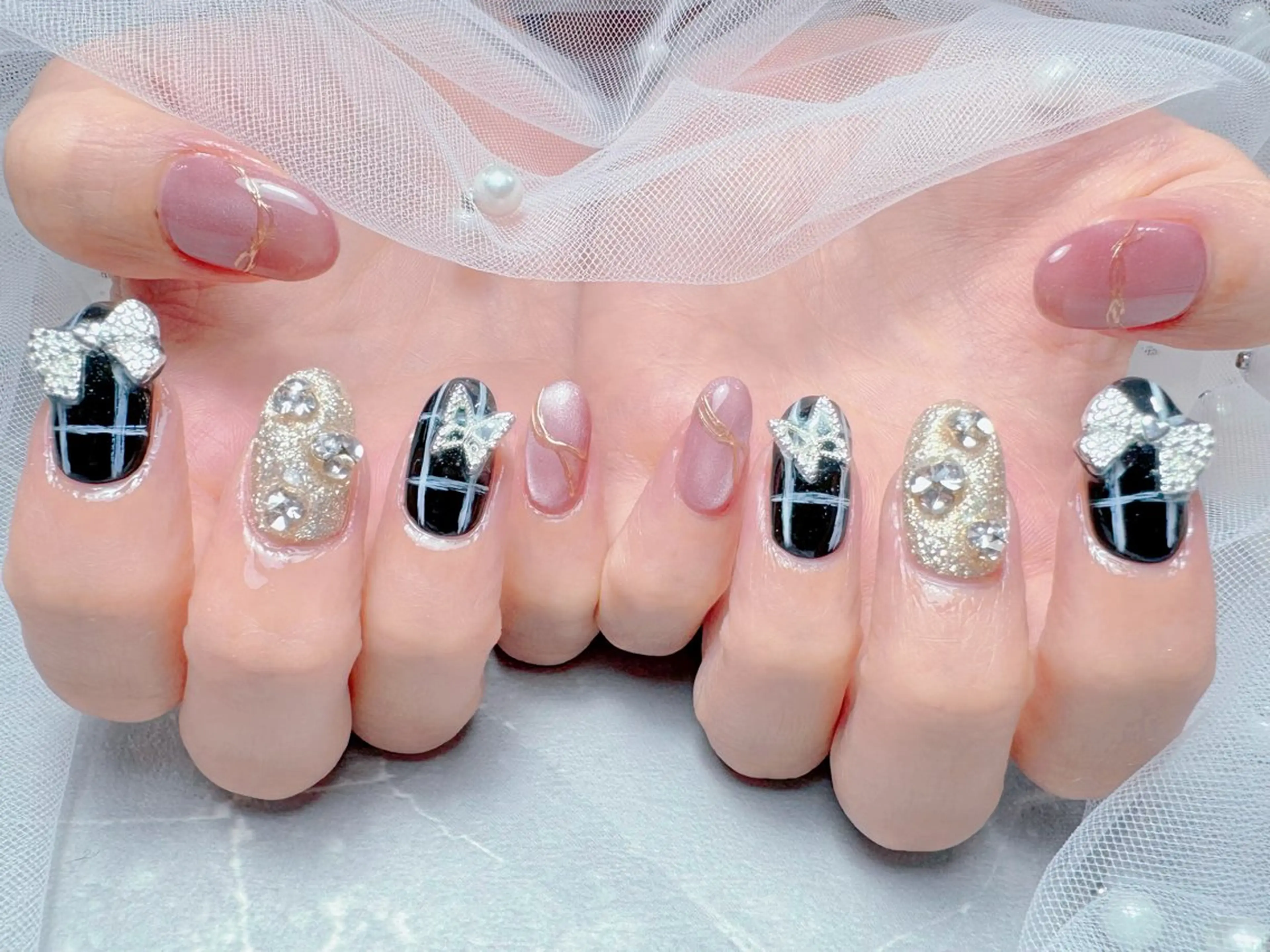 ネイル マジックミラー所属・マジック ミラーのネイルデザイン