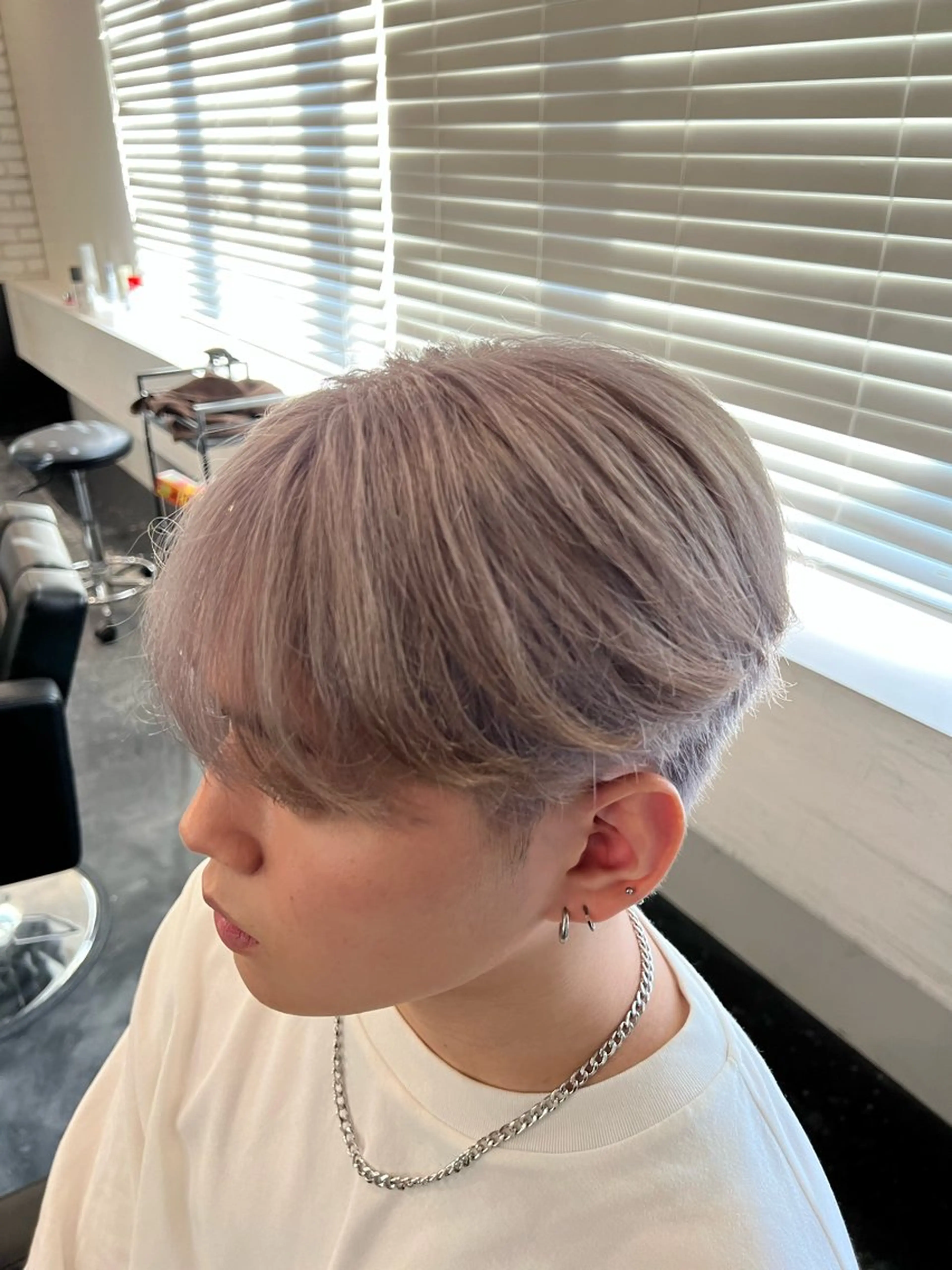 カラー メンズ シルバー ヘアカラー BTECHbyZen所属・ハイトーン特化 美容師[福永一世]のヘアスタイル