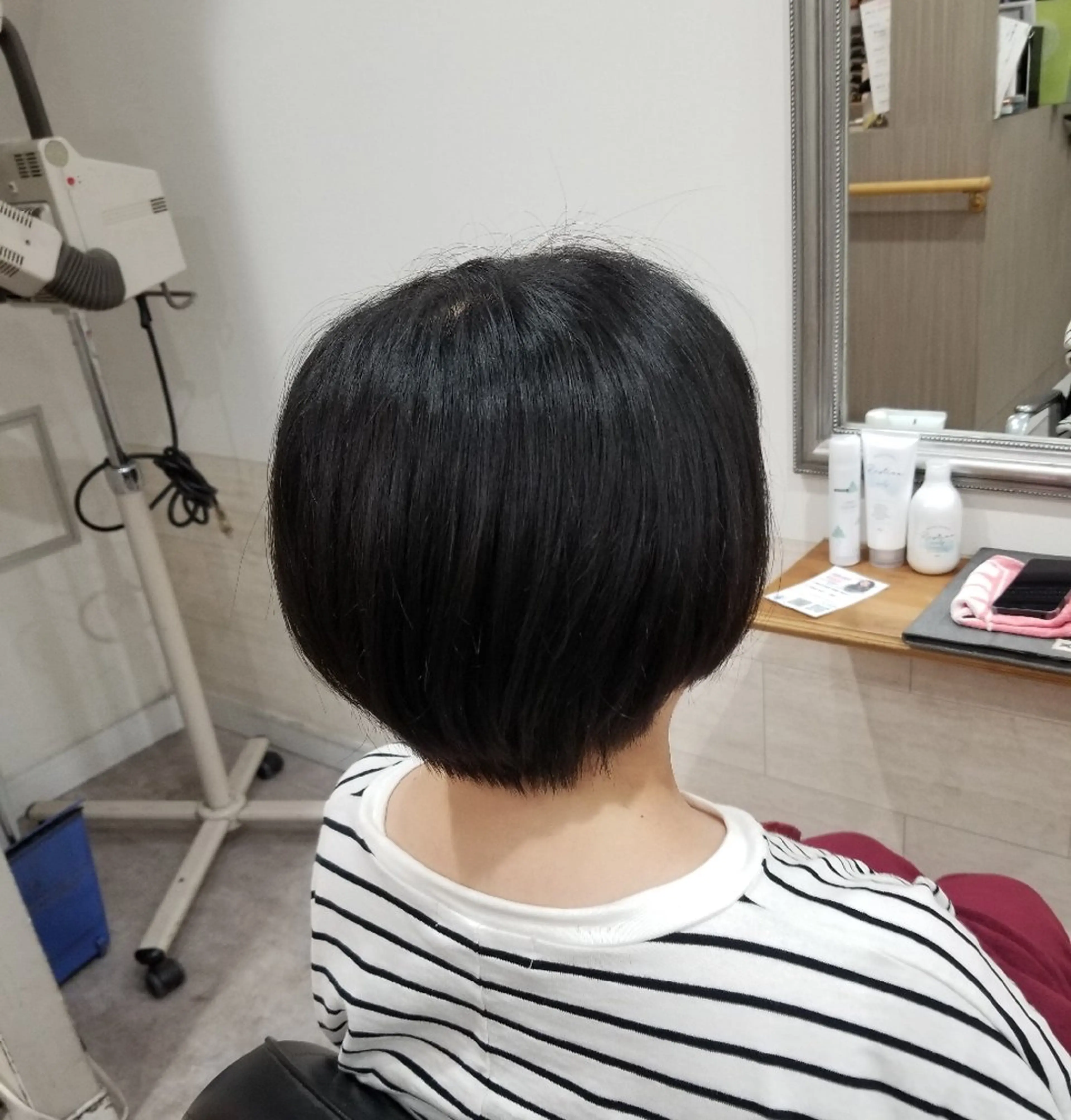 ショート カット 暖色🍎透明感カラー 🩵小林かりんのヘアスタイル