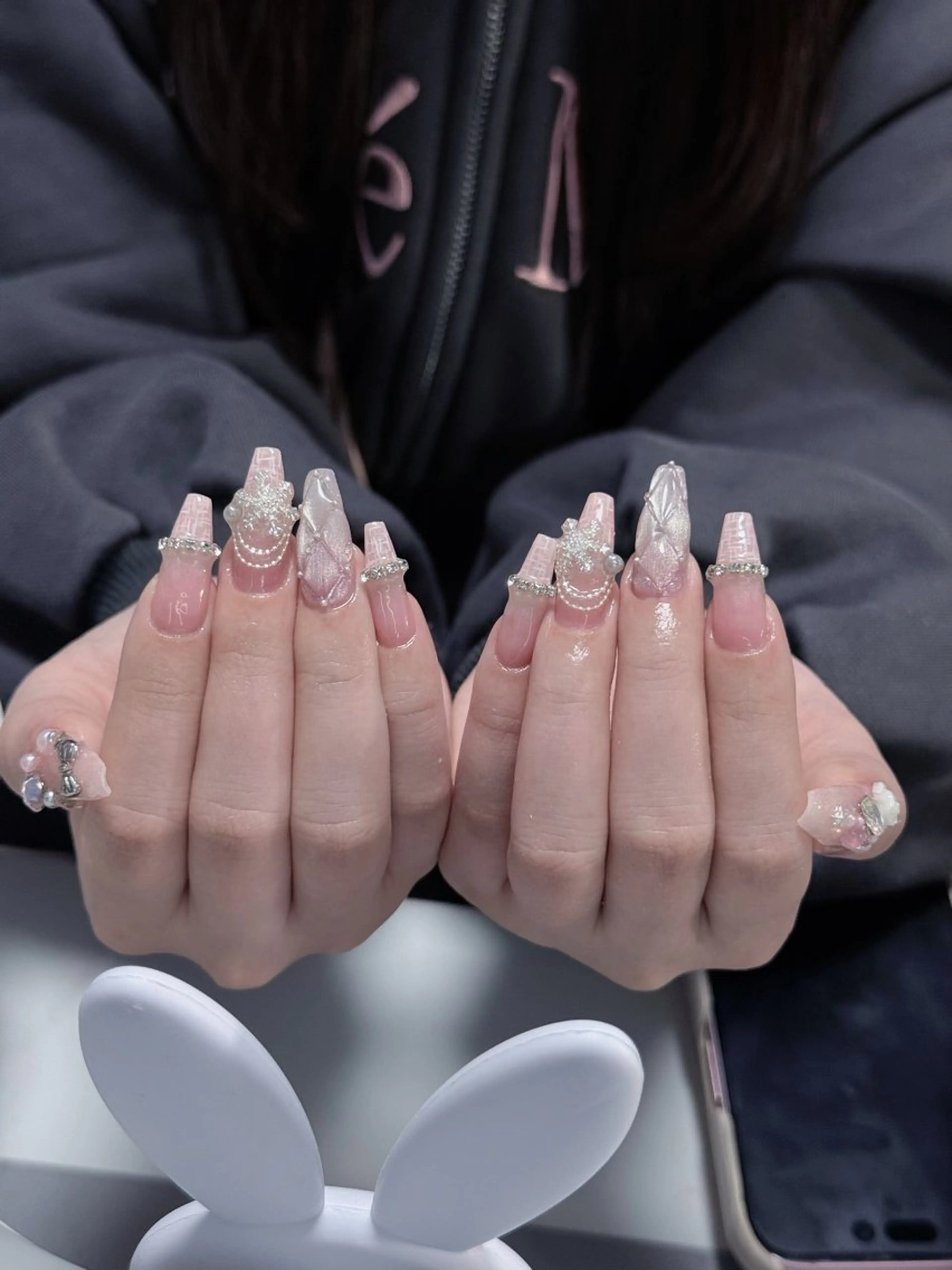 ネイル アートネイル ジェルネイル キラキラネイル ニュアンスネイル オフィスネイル ハンドネイル Kitty Nailのネイルデザイン