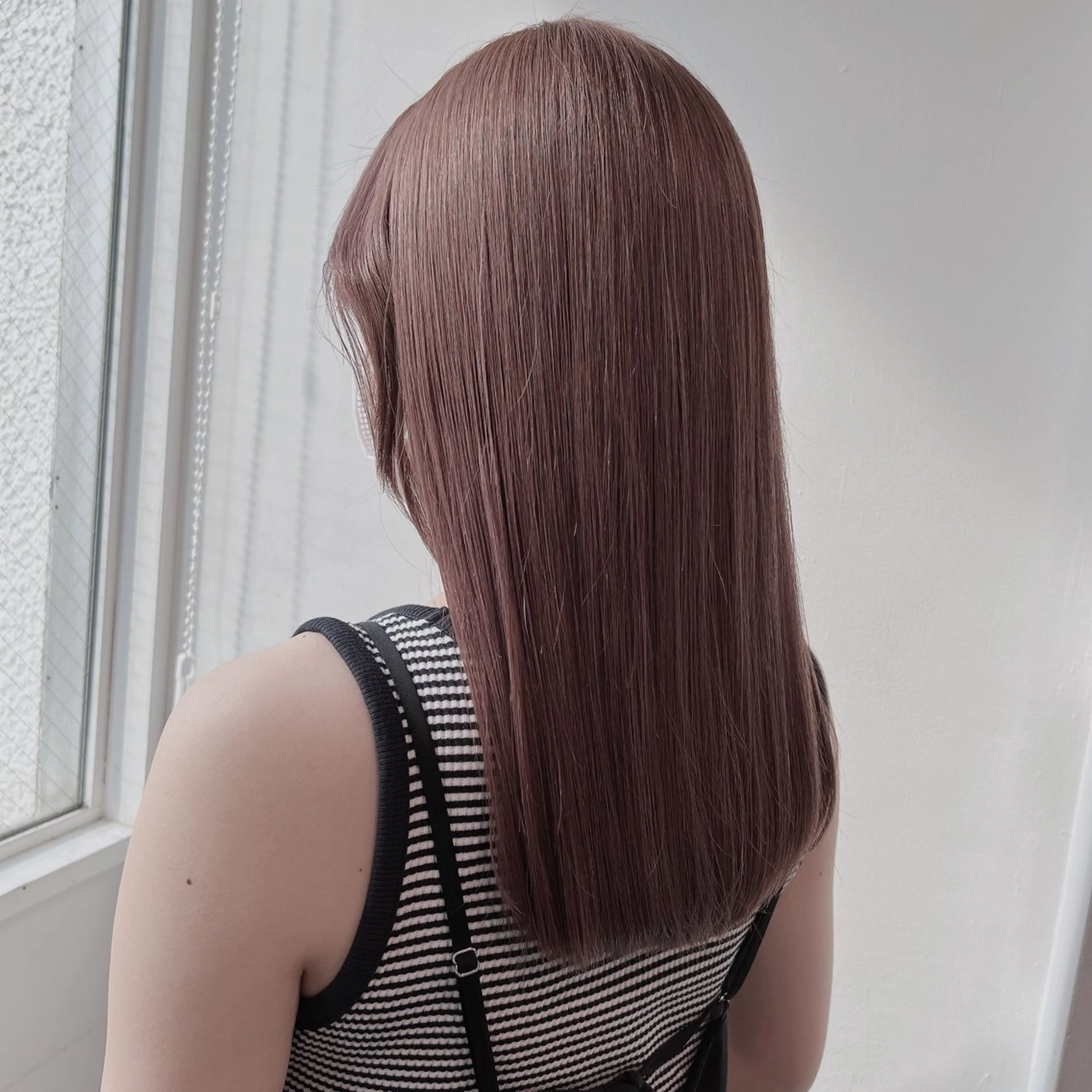 ロング カラー ヘアカラー トリートメント ヘッドスパ ヘアセット 韓国レイヤー🕊️ 柔らかベージュ🧸のヘアスタイル