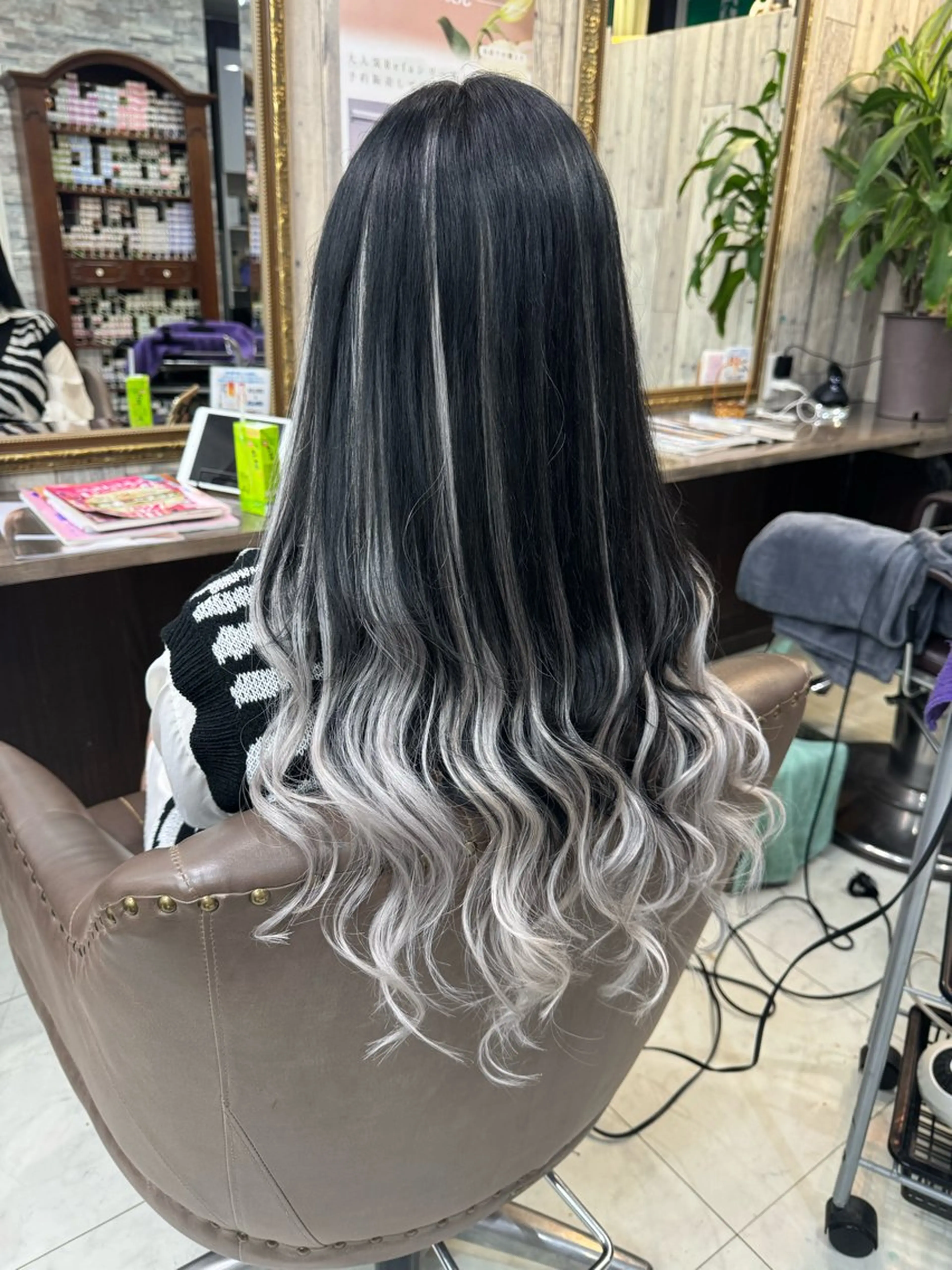 カラー ヘアカラー エクステ 土屋朱理/ ハイトーンカラーのヘアスタイル