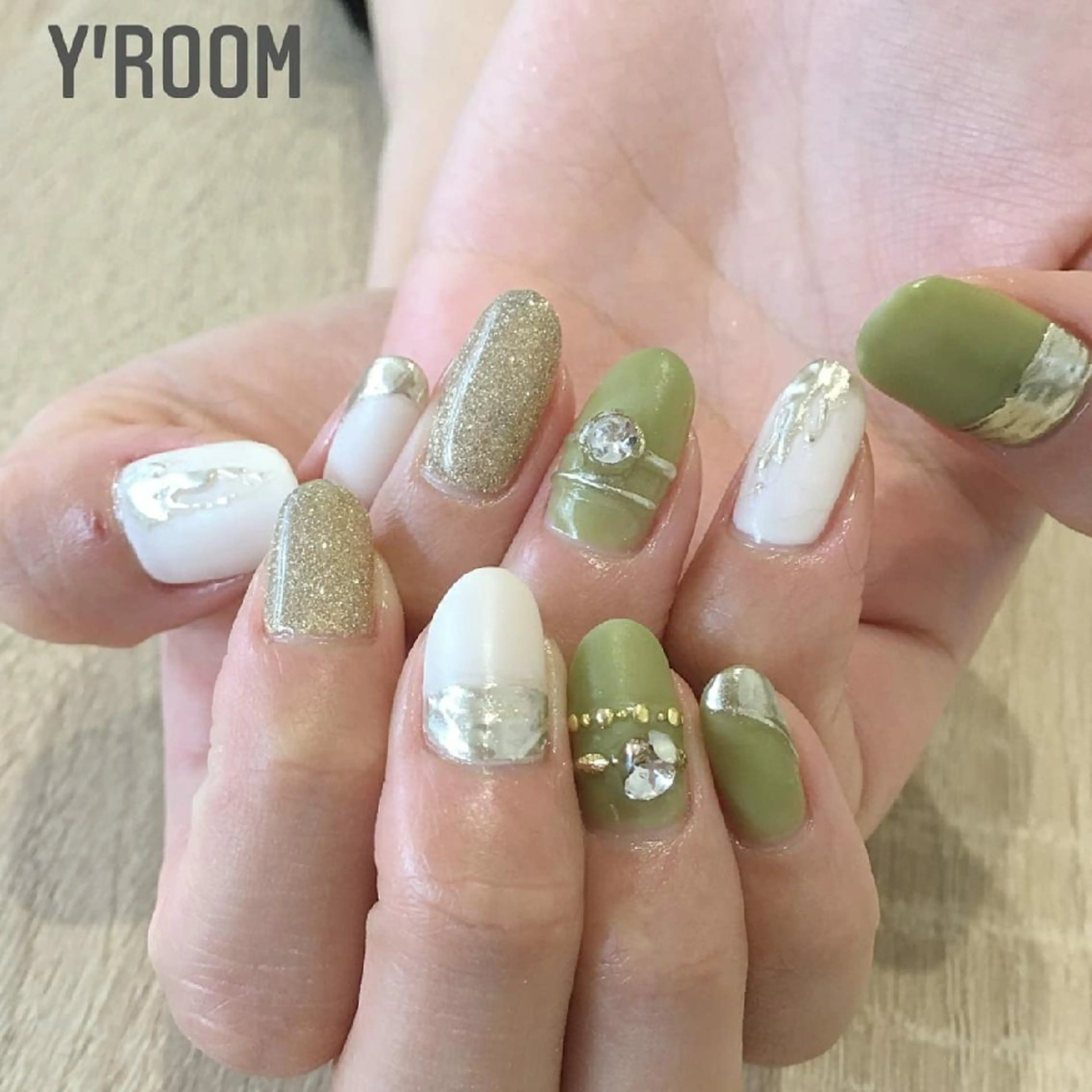 ネイル フラッシュネイル ジェルネイル マグネットネイル ニュアンスネイル ワンカラーネイル YUKA （ネイリスト）のネイルデザイン