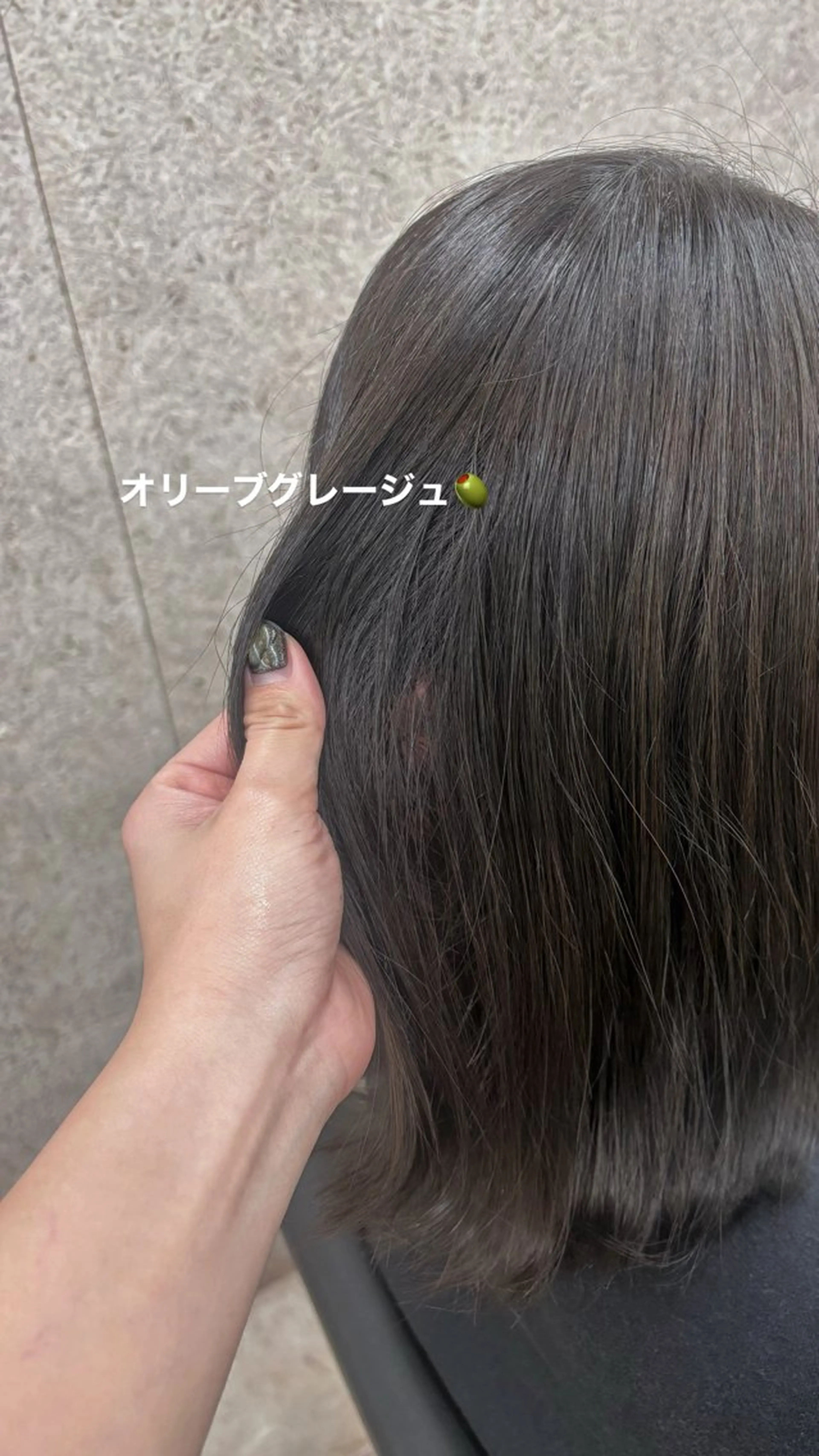 カラー 透明感カラー グレージュ オリーブグレージュ オリーブグレー ウエチ モモカのヘアスタイル