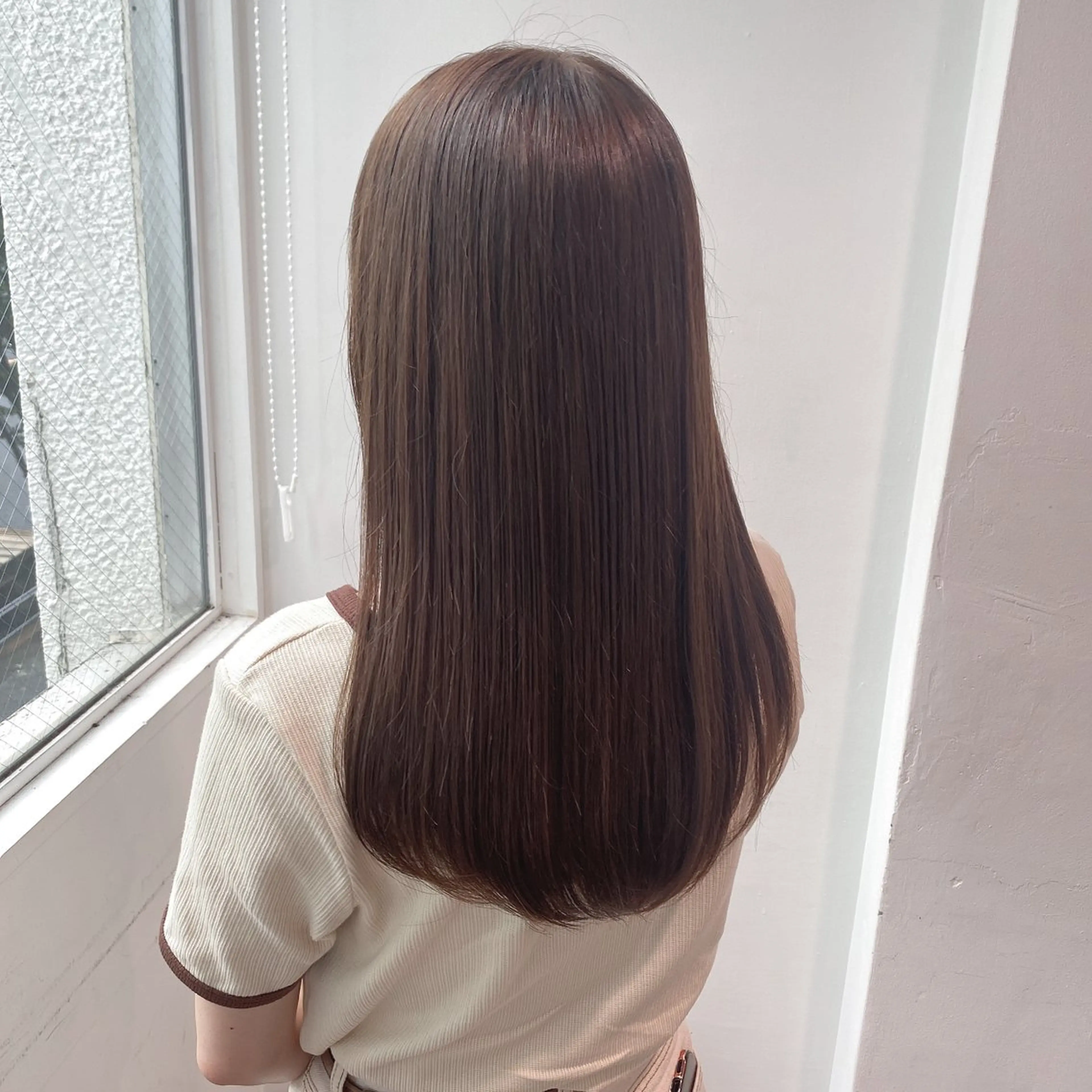 ロング カラー ヘアカラー トリートメント 韓国レイヤー🕊️ 柔らかベージュ🧸のヘアスタイル