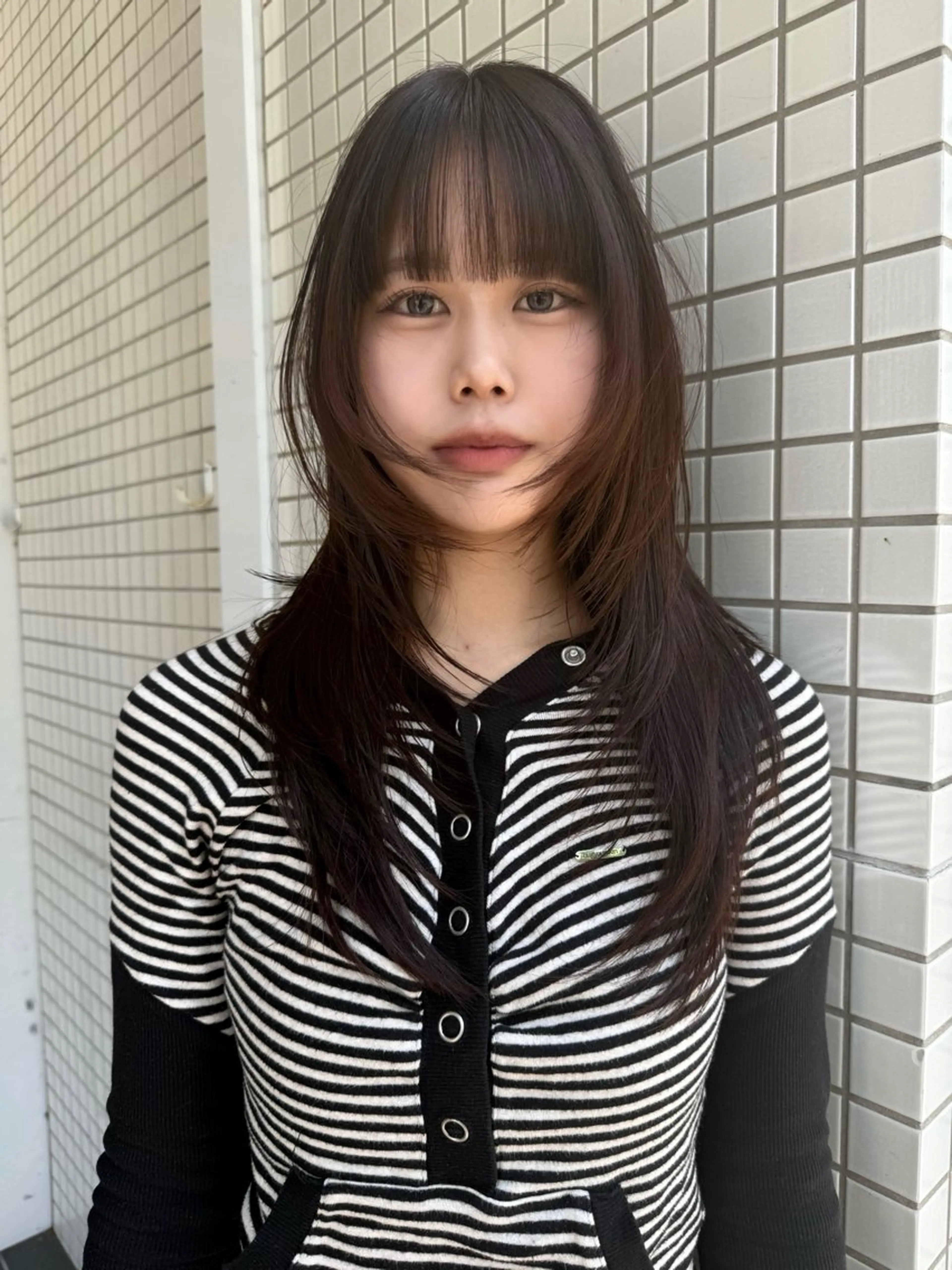 ロング anna 韓国レイヤ ー/ ハッシュカットのヘアスタイル