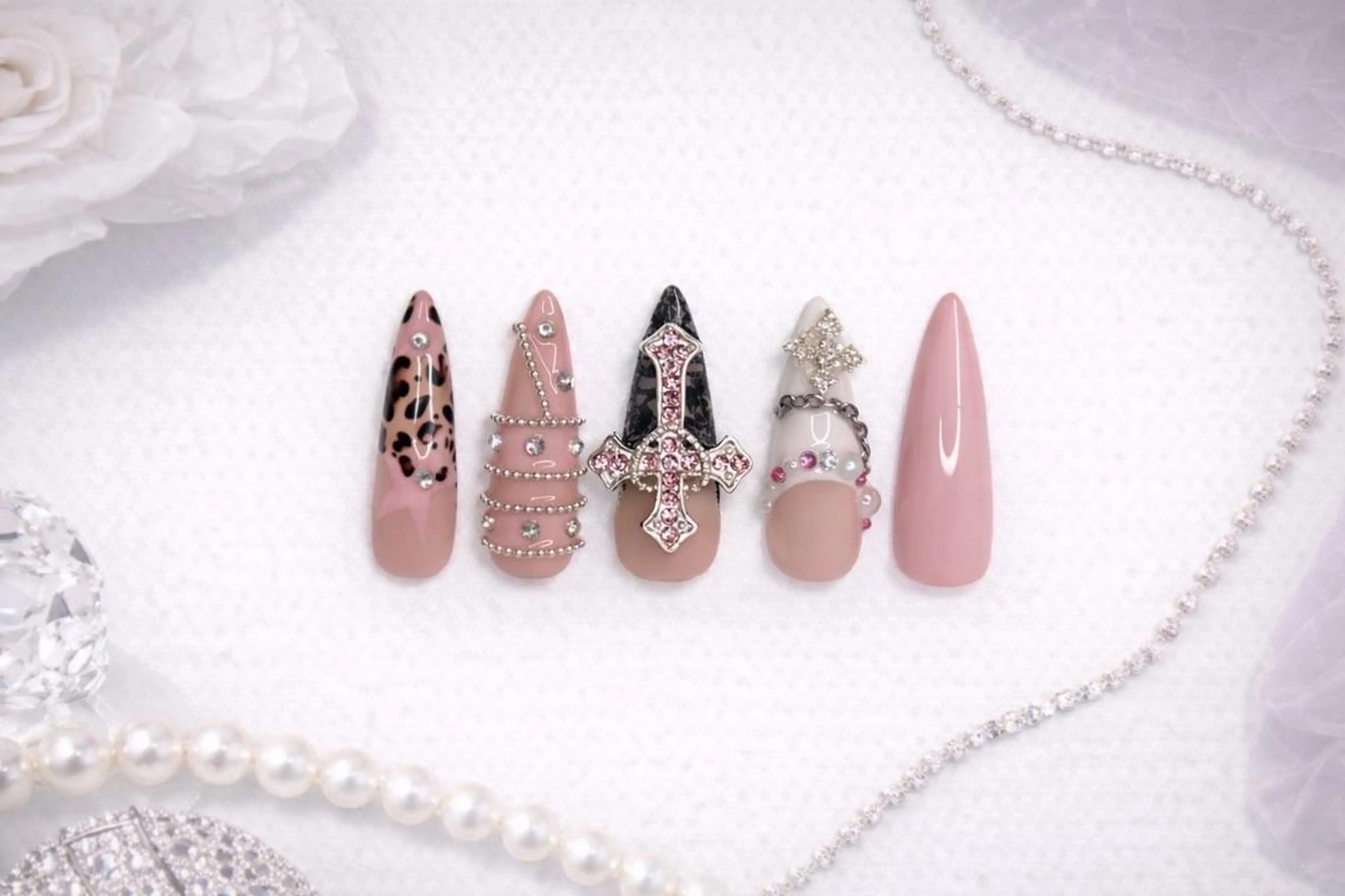 ネイル ロングネイル ワンホンネイル REBEST南森町 nail🪽のネイルデザイン