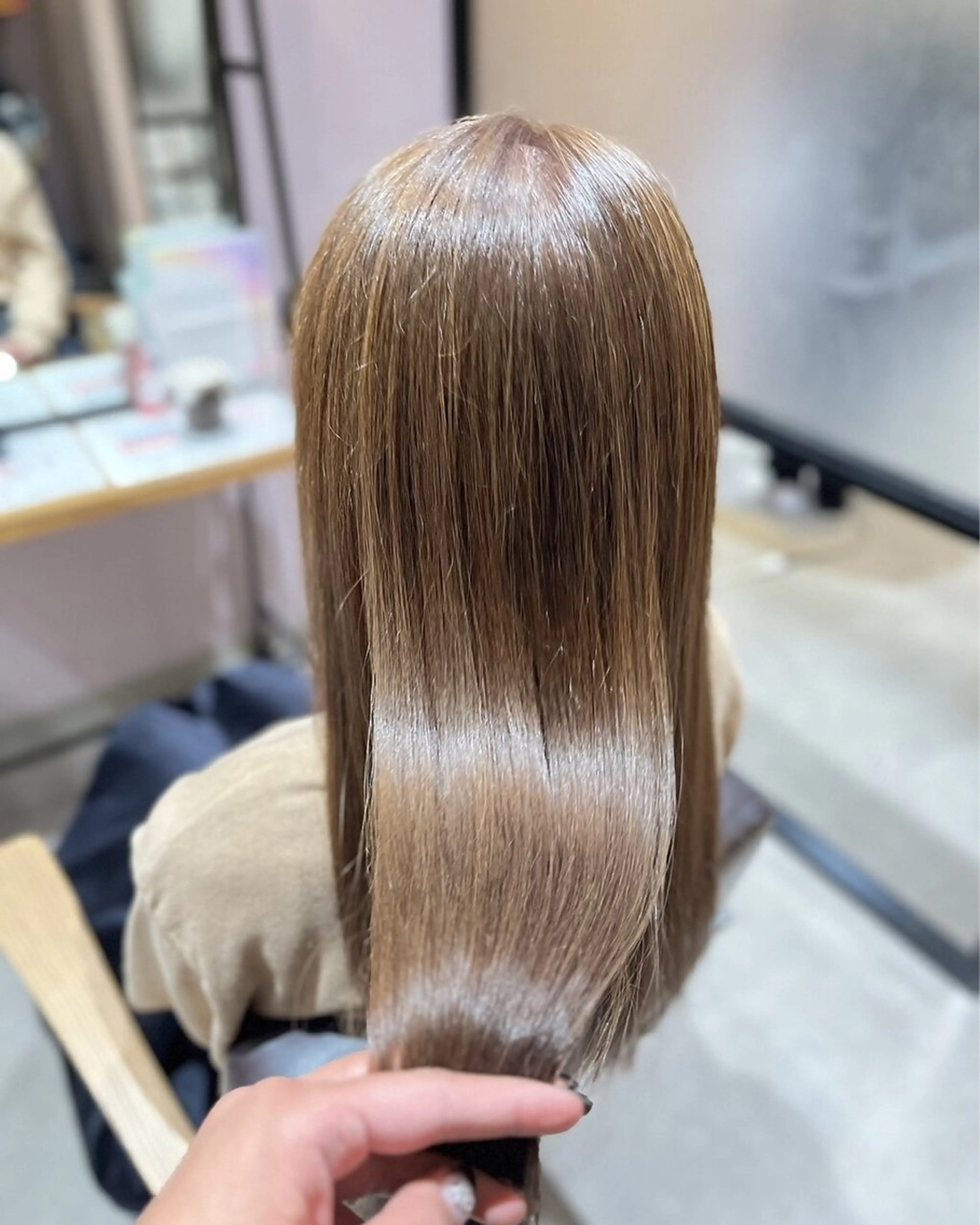 カラー 西原 愛紗のヘアスタイル