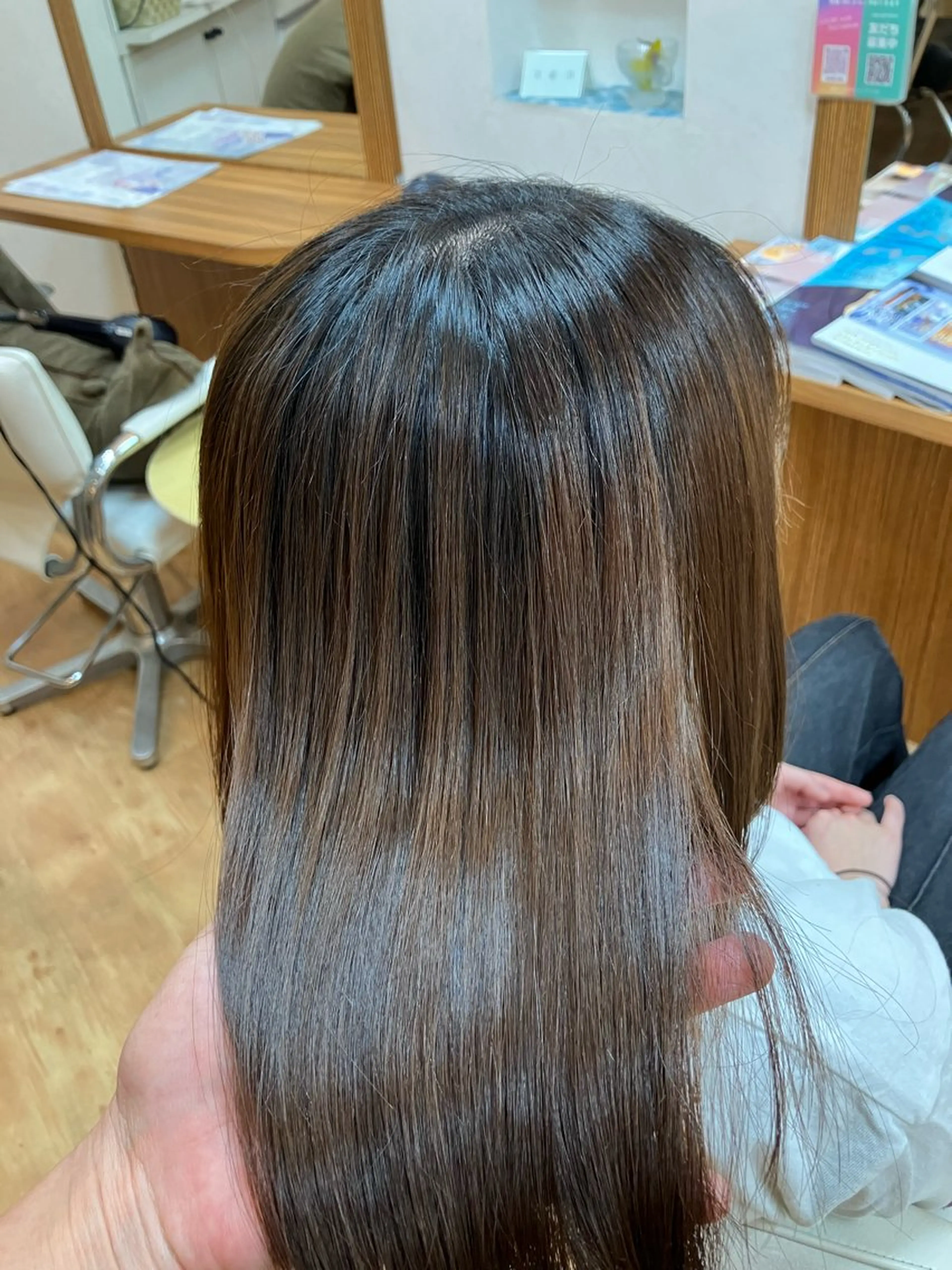 ロング 縮毛矯正 湯浅 貴子のヘアスタイル