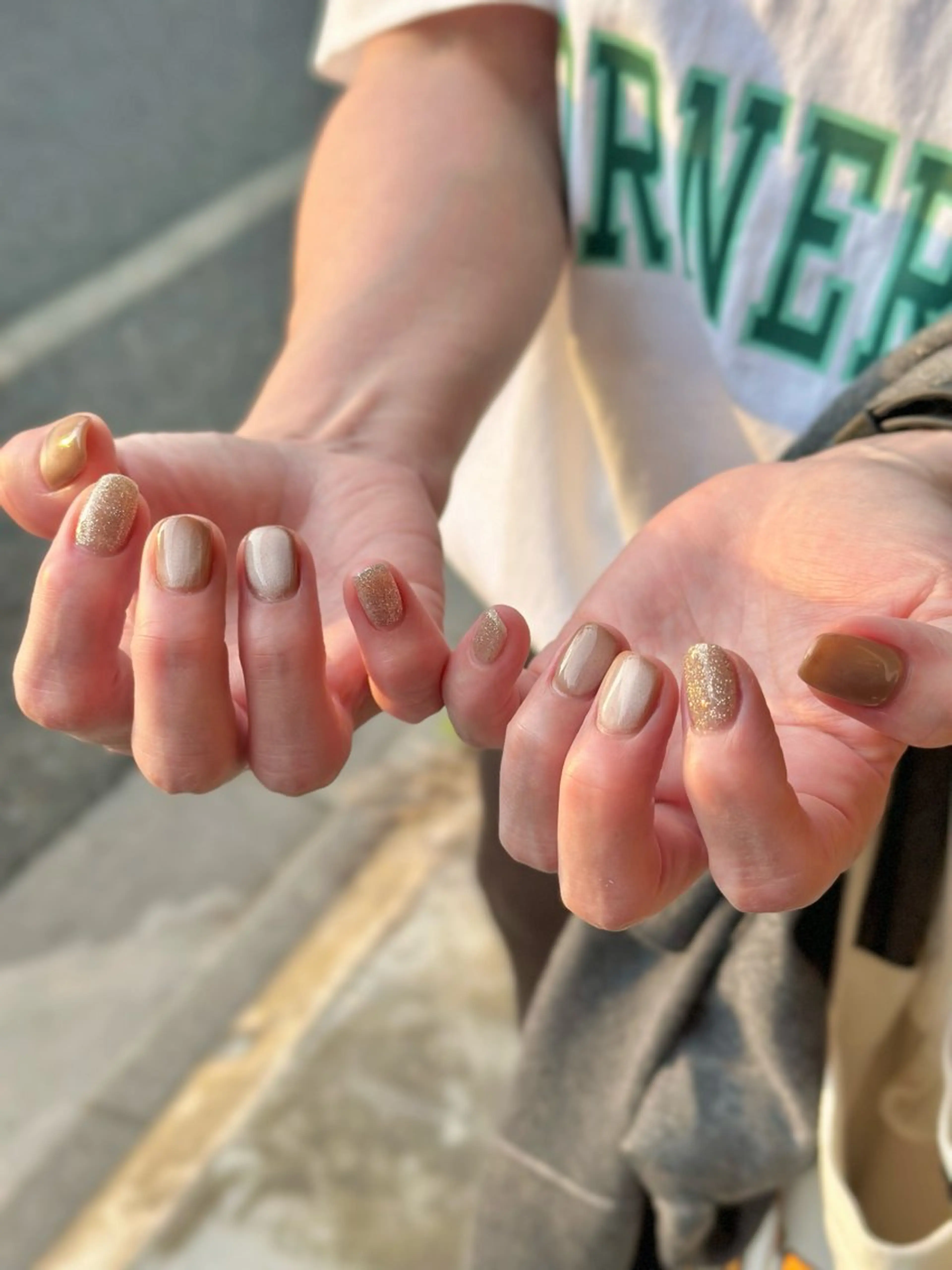ネイル ラメ(グリッター) ハンドネイル シモダ カスミ 🦀 @ksm_smdのネイルデザイン