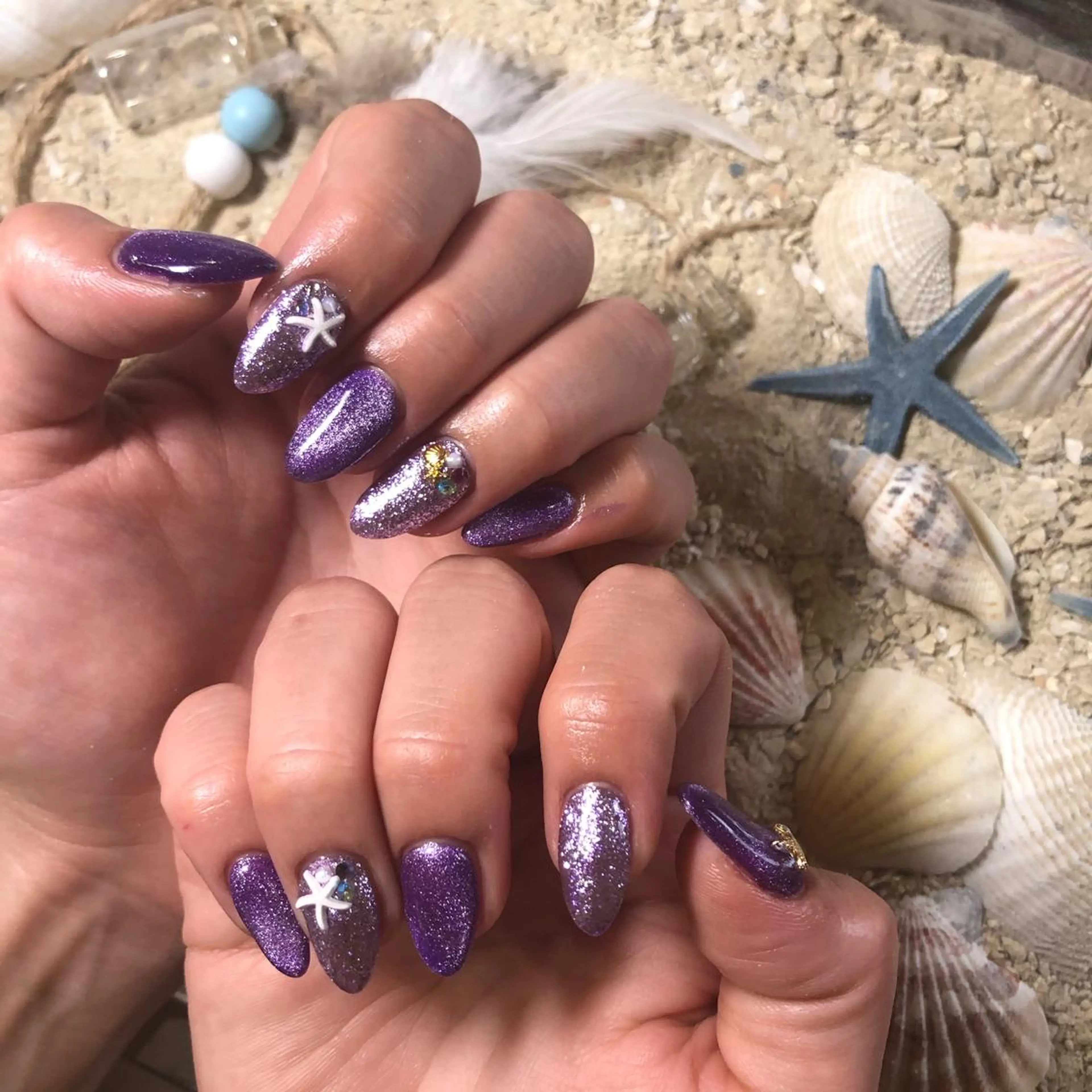 ネイル フットネイル フレンチネイル ジェルネイル キラキラネイル ラメ(グリッター) NEO Beauty Salon所属・𝐍𝐄𝐎 𝐉𝐔𝐑𝐈のネイルデザイン